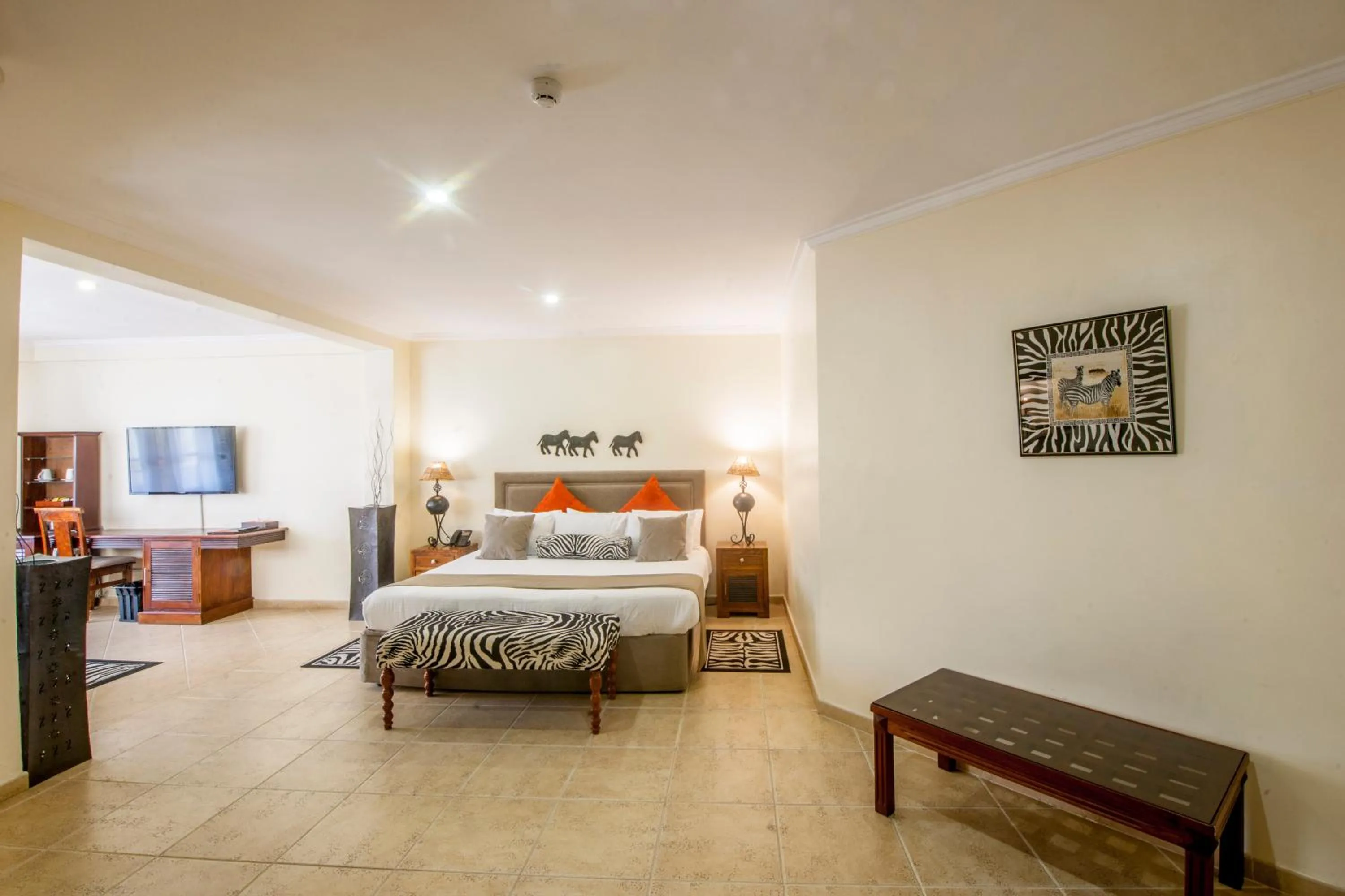 Bedroom, Bed in African Tulip Hotel