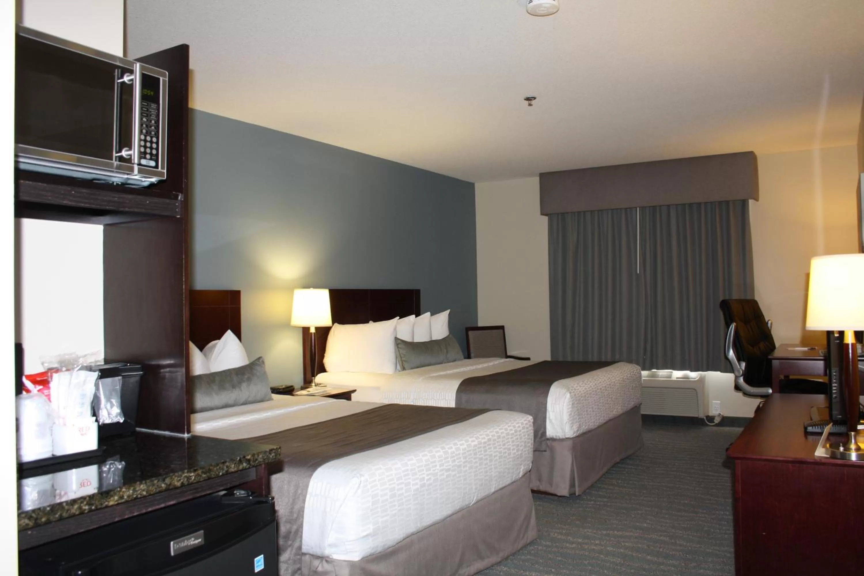 Bedroom, Bed in Best Western Rocky Mountain House Inn & Suites