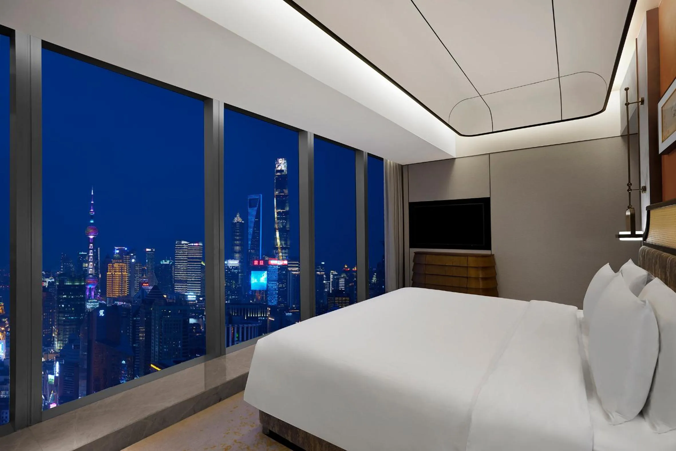 Photo of the whole room, Bed in Conrad Shanghai