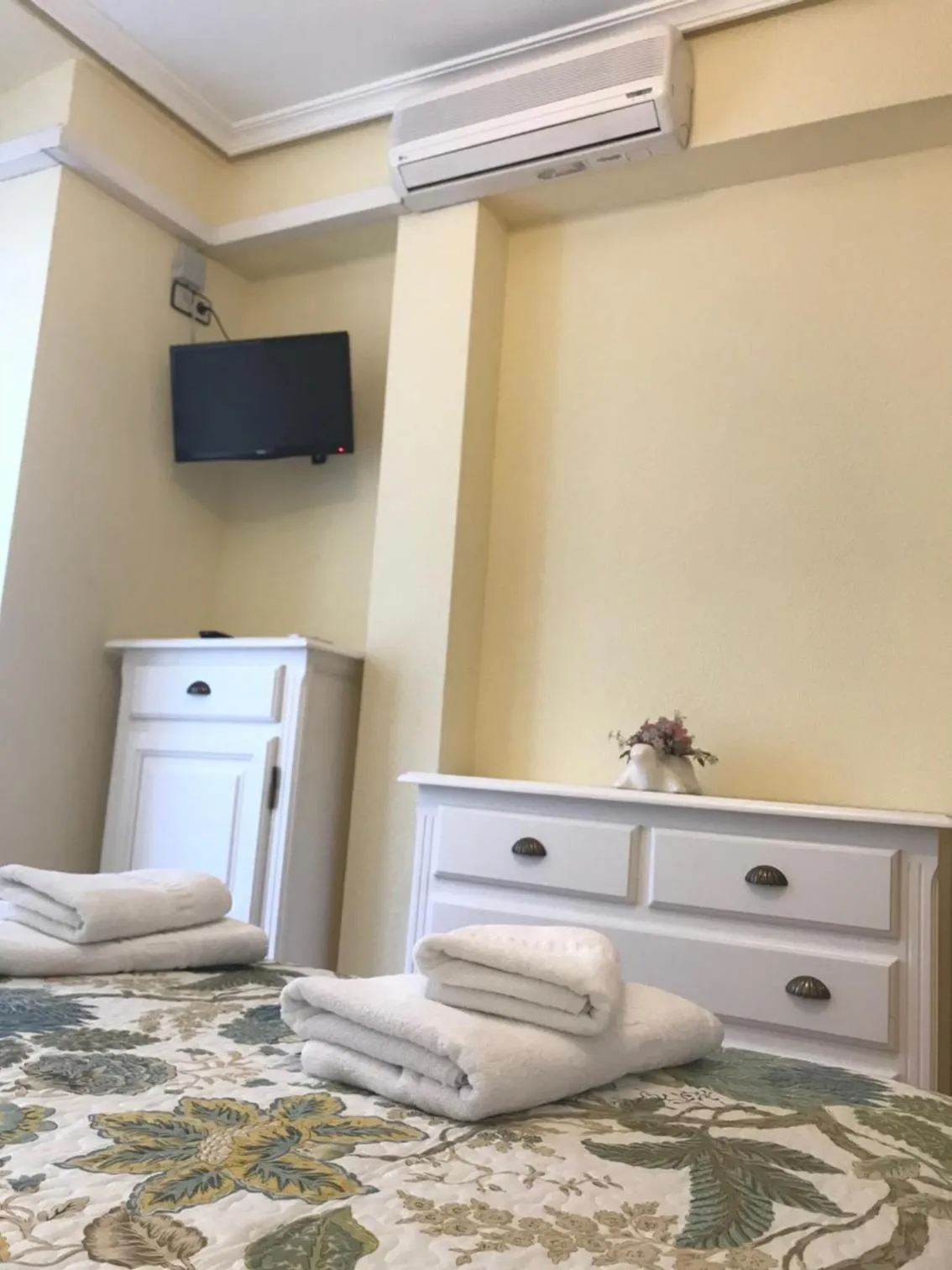 Bedroom in Hostal Tokio