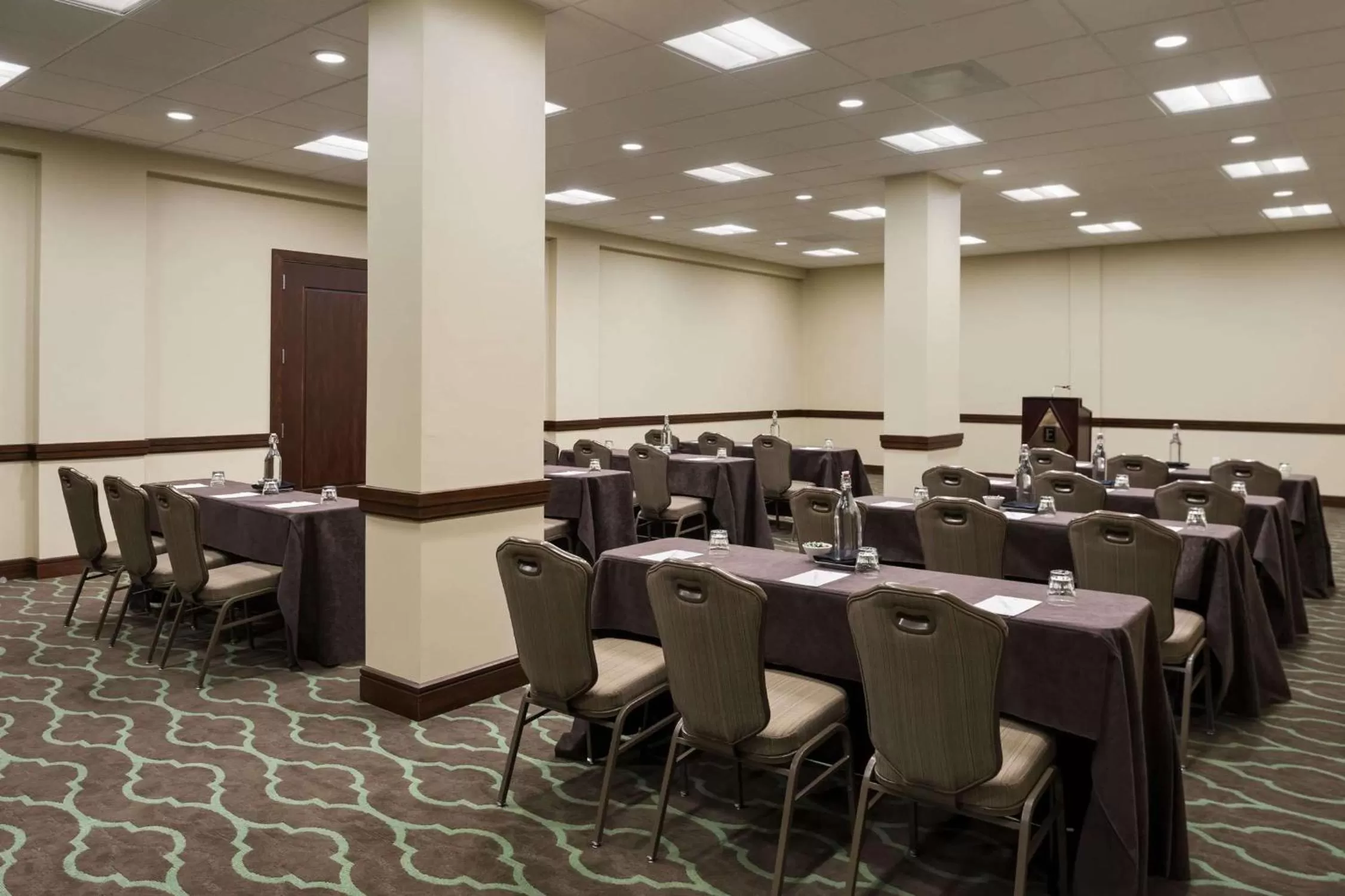 Meeting/conference room in Embassy Suites by Hilton Dallas Market Center