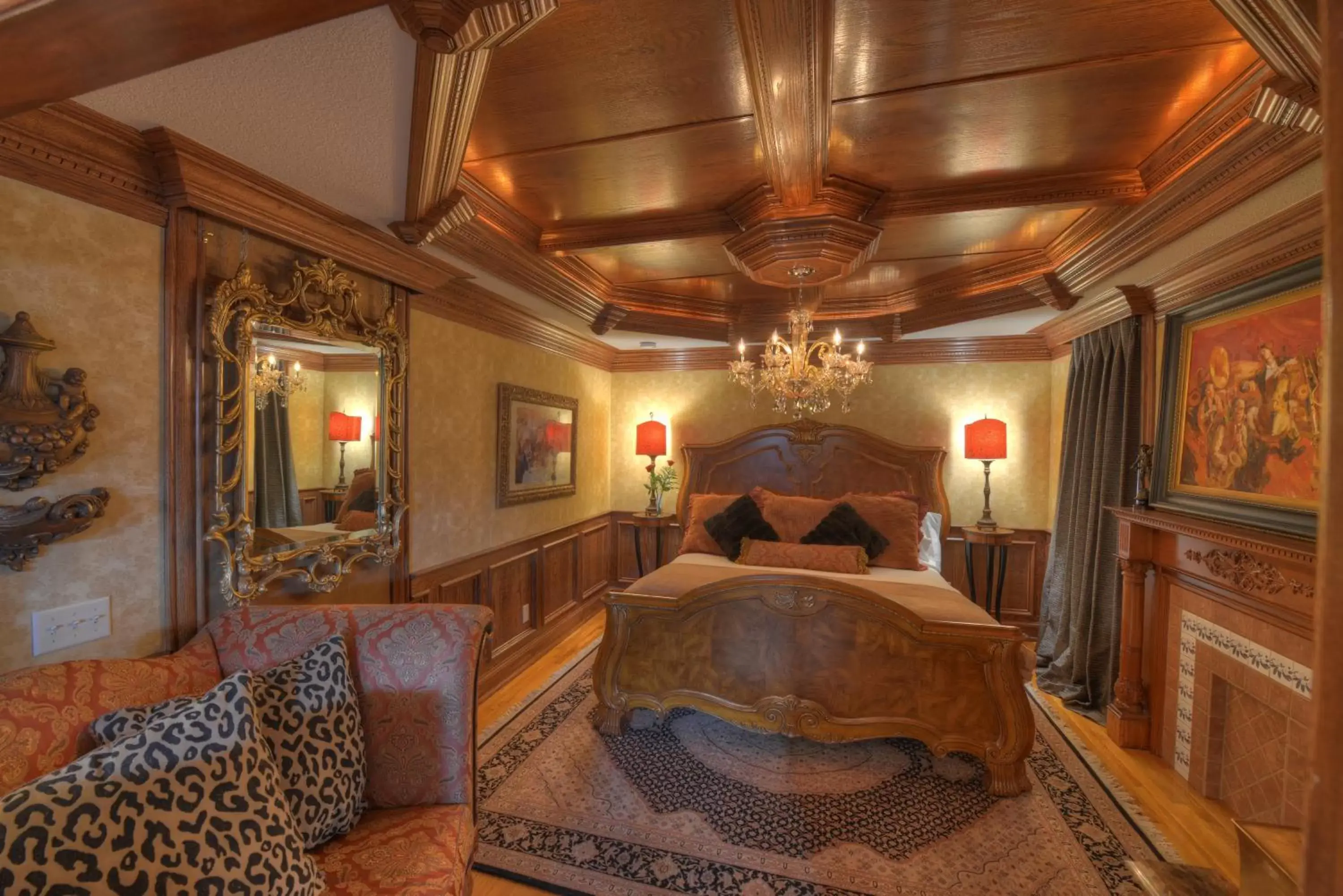 Deluxe King Suite with Spa Bath in The Victoria Bed & Breakfast Deluxe King Suite with Spa Bath in The Victoria Bed & Breakfast