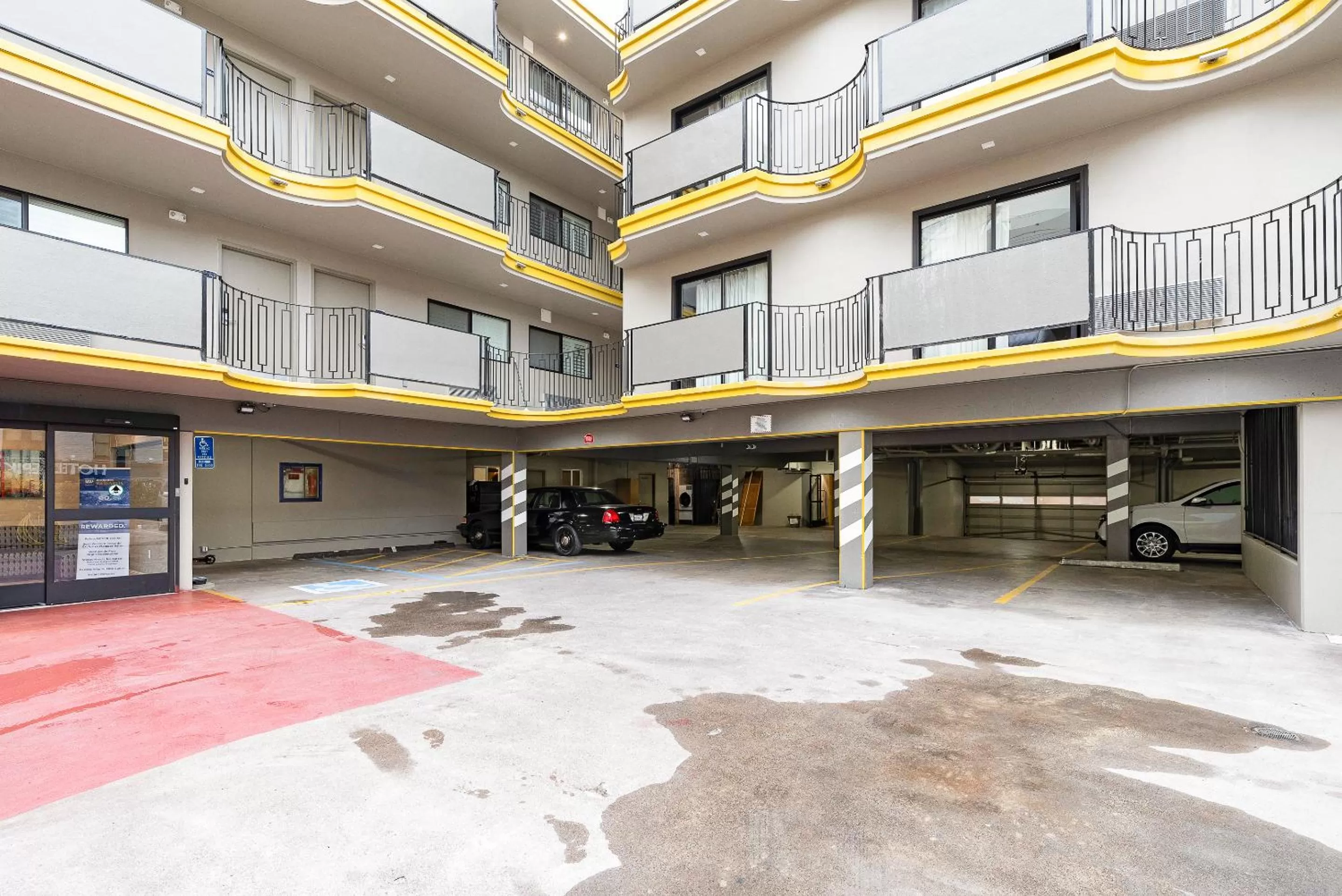 Facade/entrance in Best Western Red Coach Inn