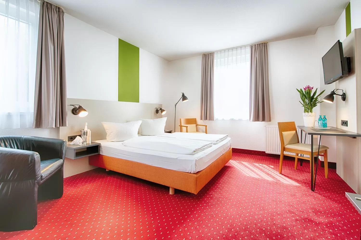 Photo of the whole room, Bed in ACHAT Hotel Chemnitz