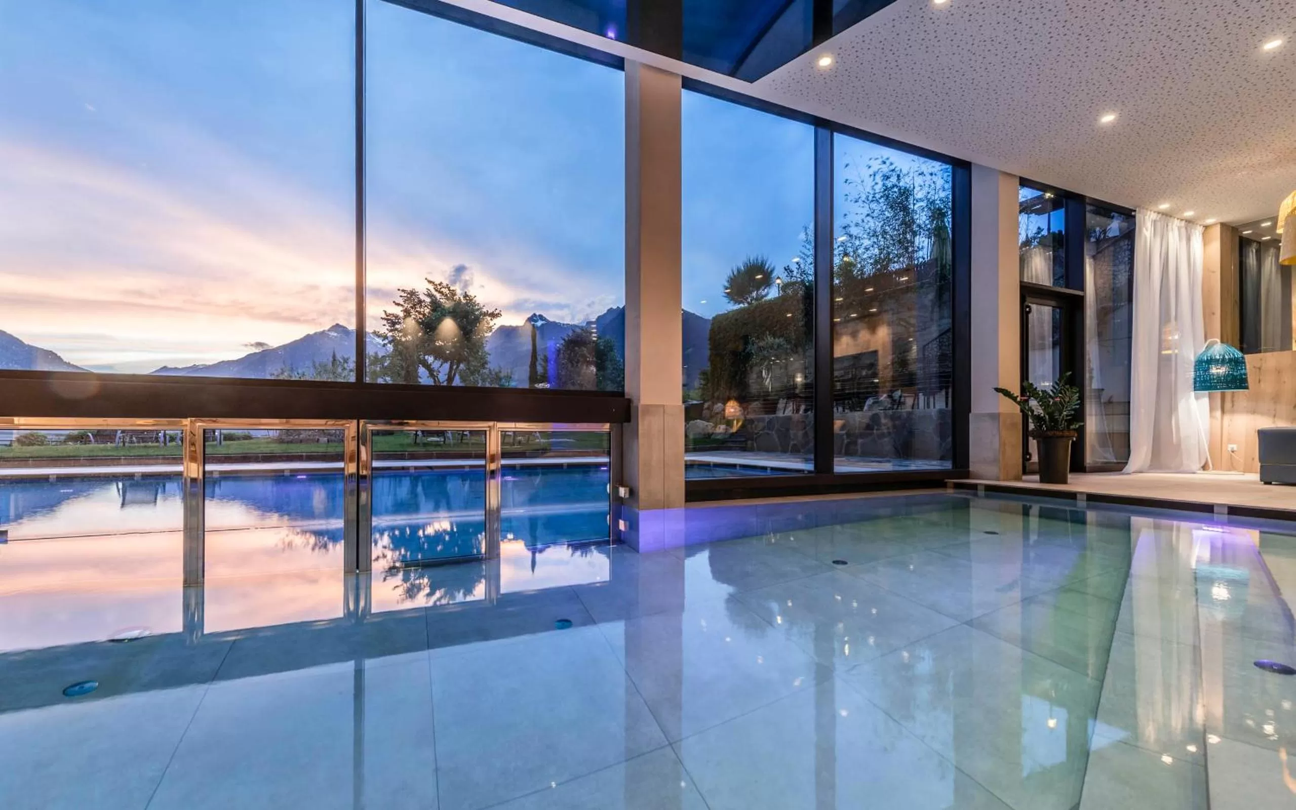 Swimming pool in Hotel Rosengarten (Schenna Resort)