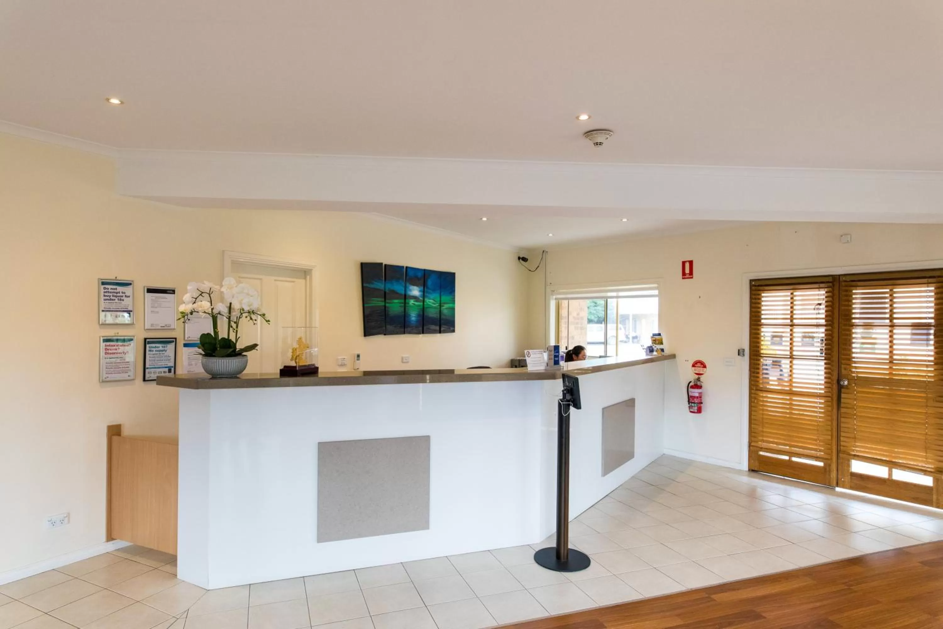 Lobby or reception in Best Western Mill Park Motor Inn