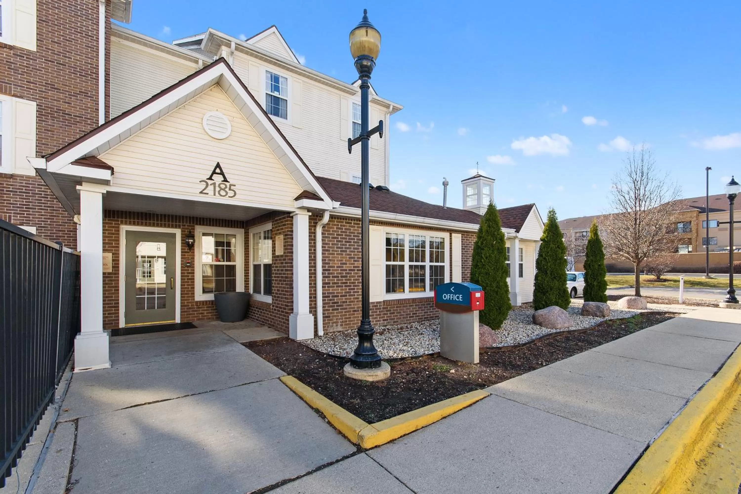 Property building in Extended Stay America Suites - Chicago - Elgin - West Dundee