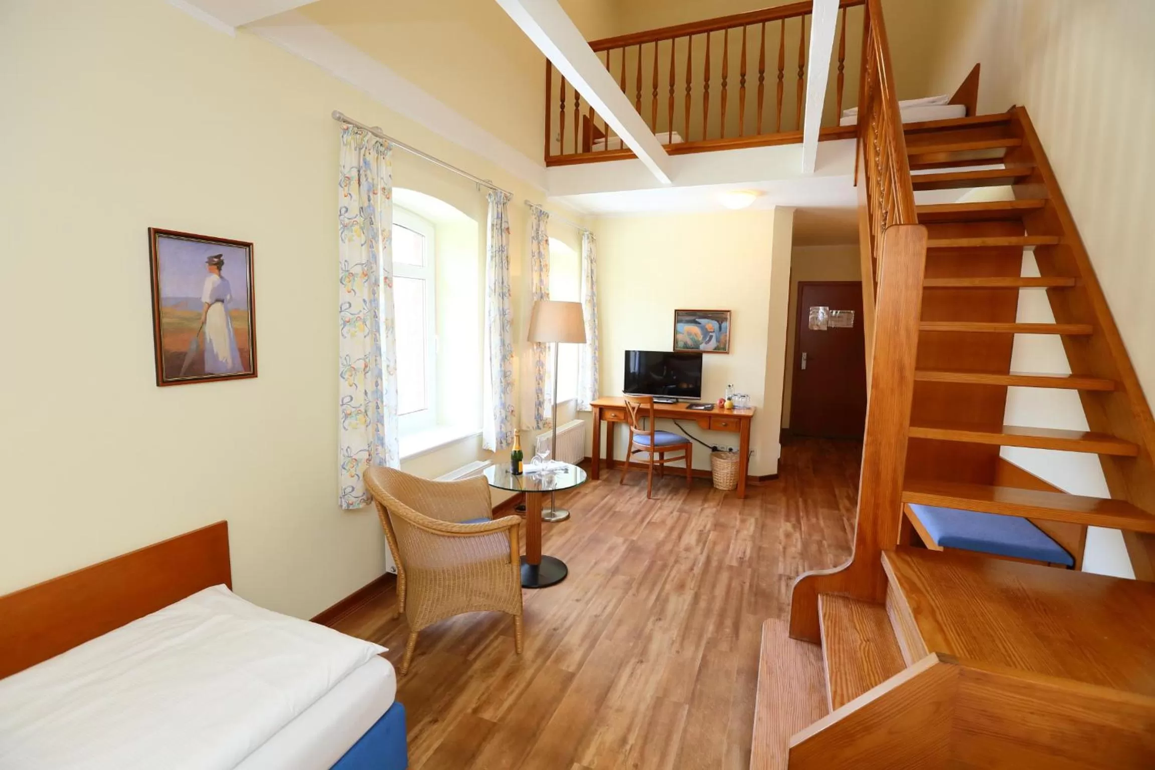 Photo of the whole room, Seating Area in Stade Land Golf Hotel Landhotel Deinster Mühle