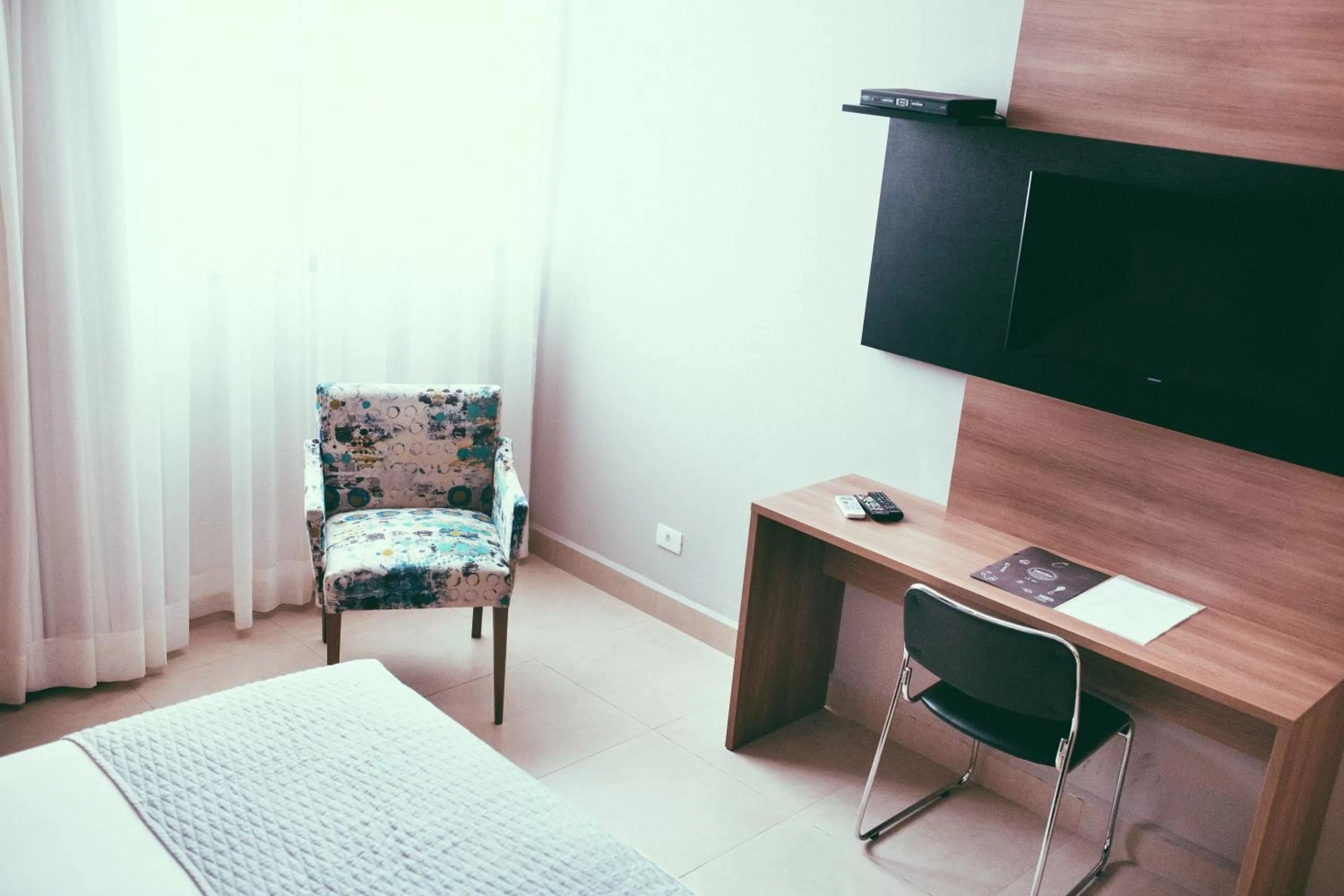 TV and multimedia, Bed in Occitano Apart Hotel