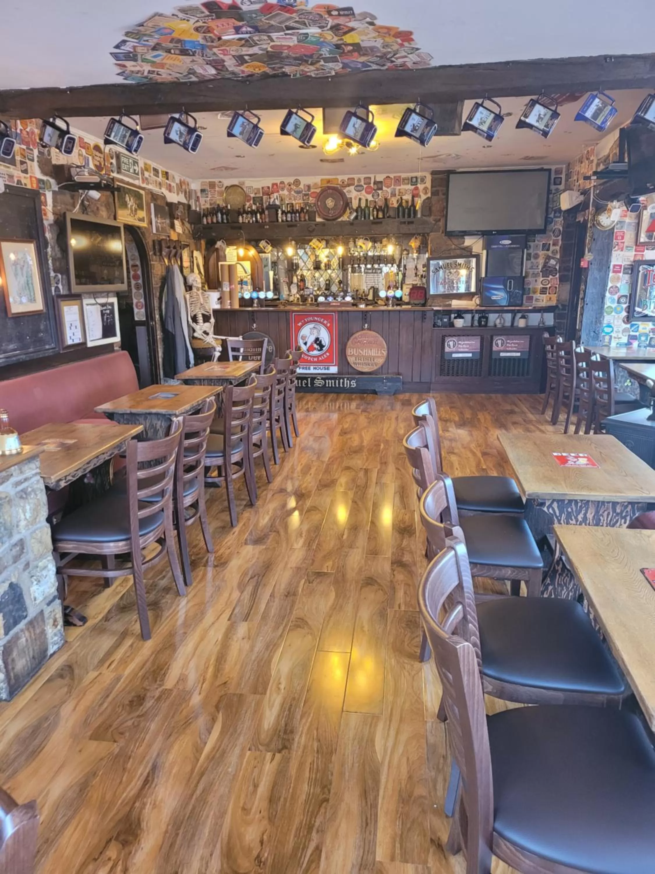 the jackdaw pub SELF CATERING STATIC CARAVAN free breakfast supplied