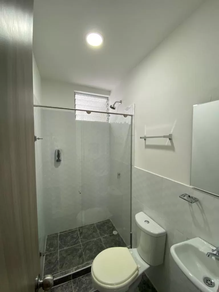 Shower in Hotel Cafe Estrella