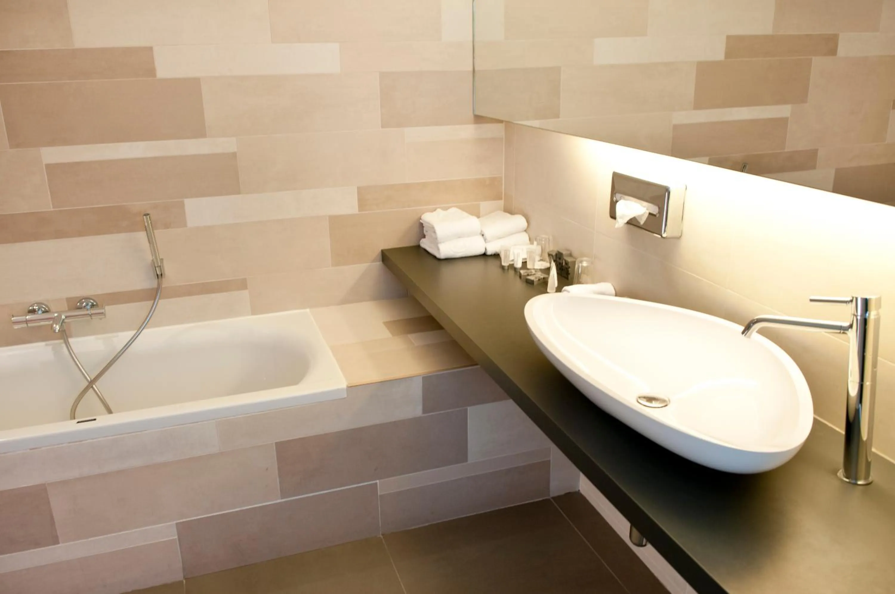 Bathroom in De Tuilerieën - Small Luxury Hotels of the World