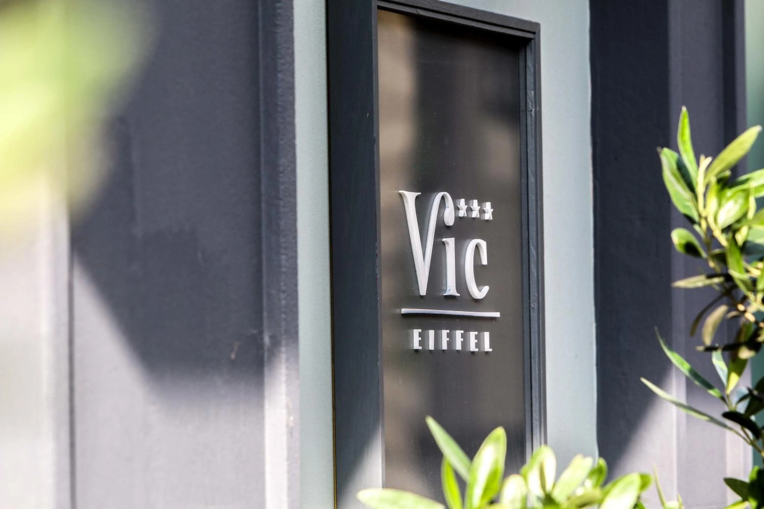 Facade/entrance in Hôtel Vic Eiffel