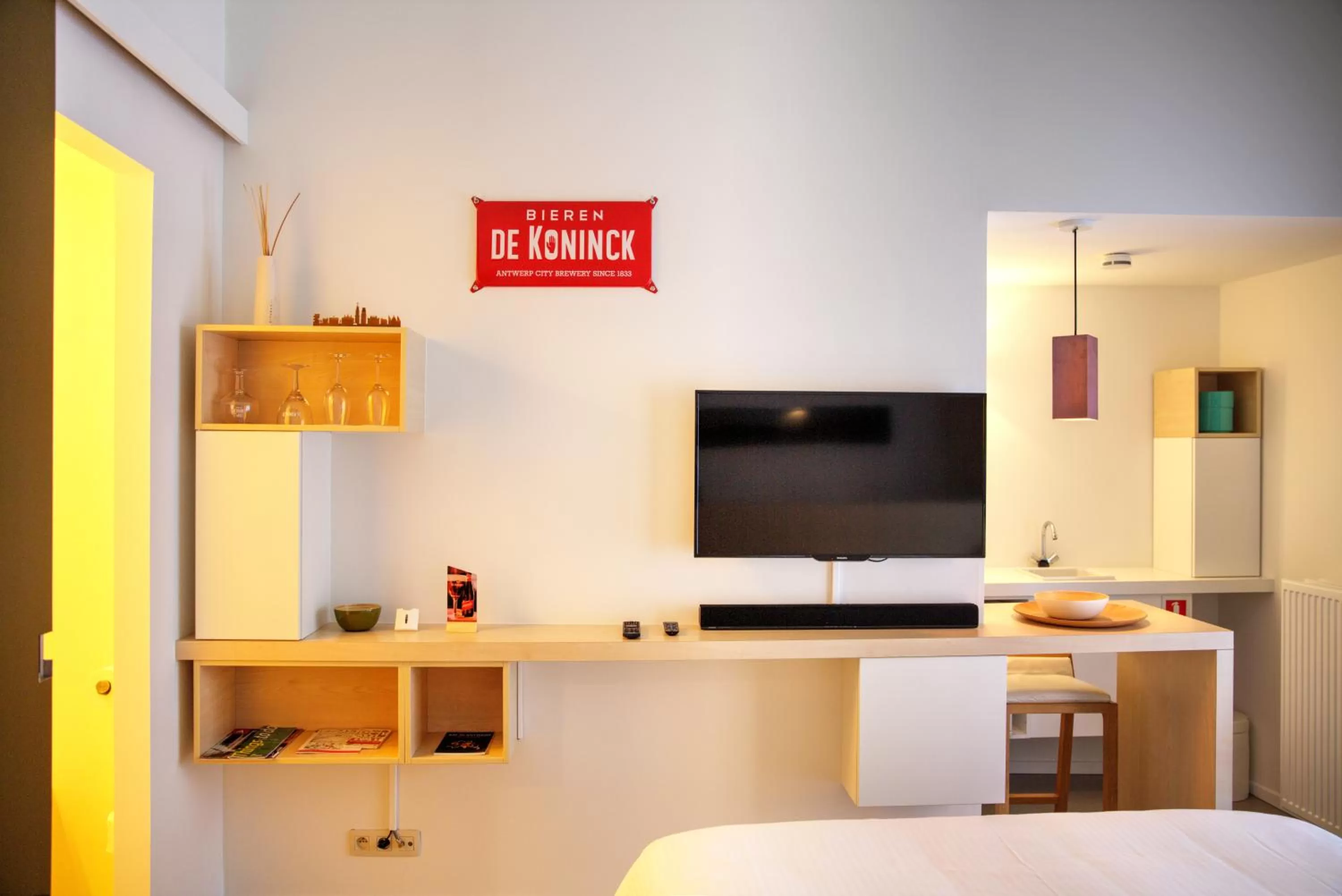 TV and multimedia in Antwerp For Two B&B