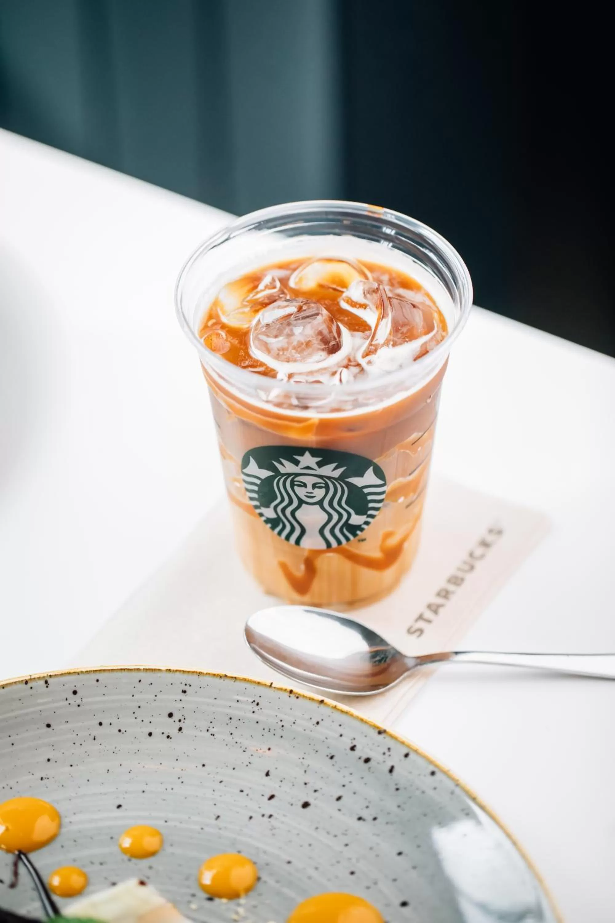 Dining area in Holiday Inn Belfast by IHG