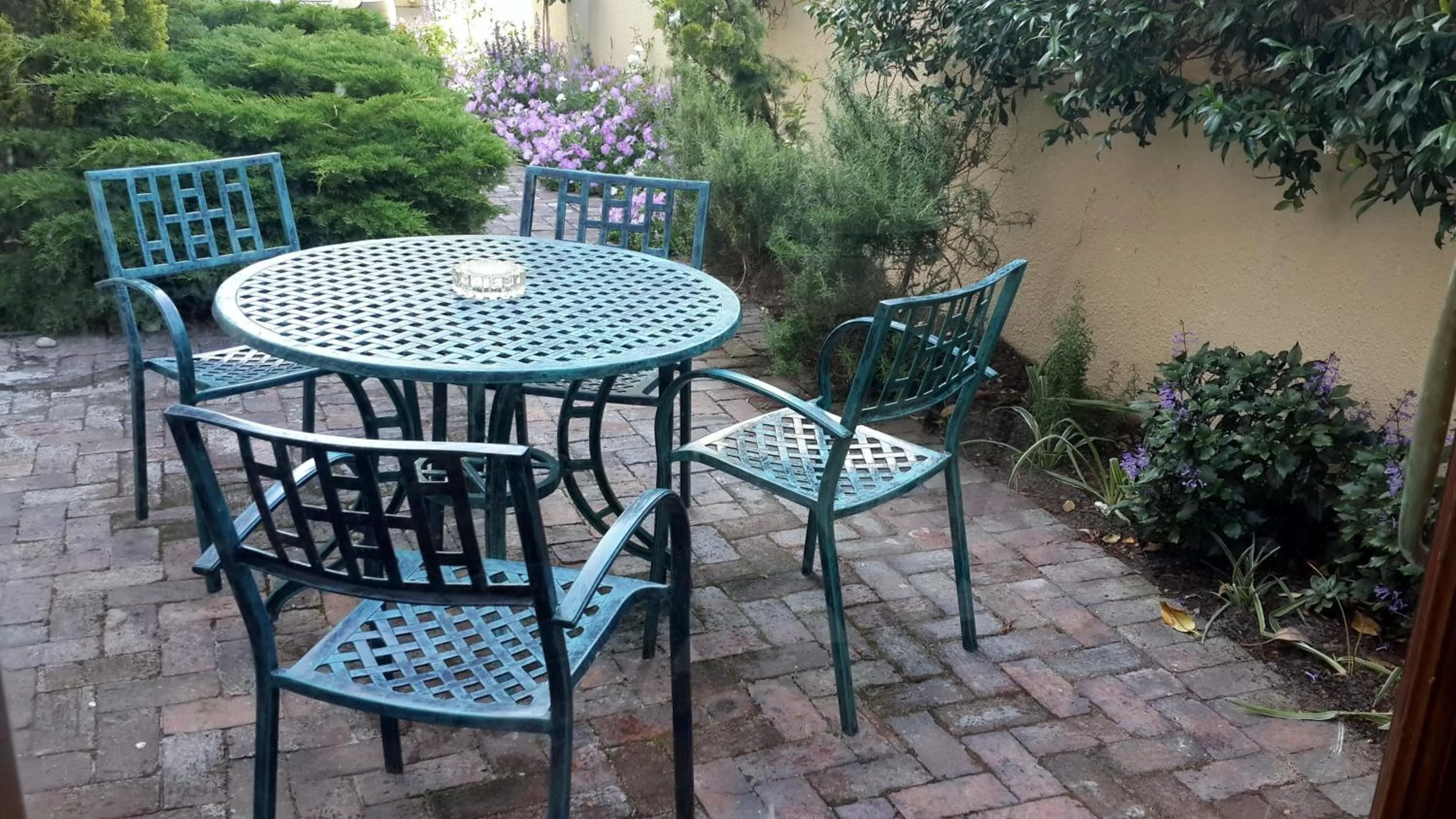 Balcony/Terrace in Riversong Guest House