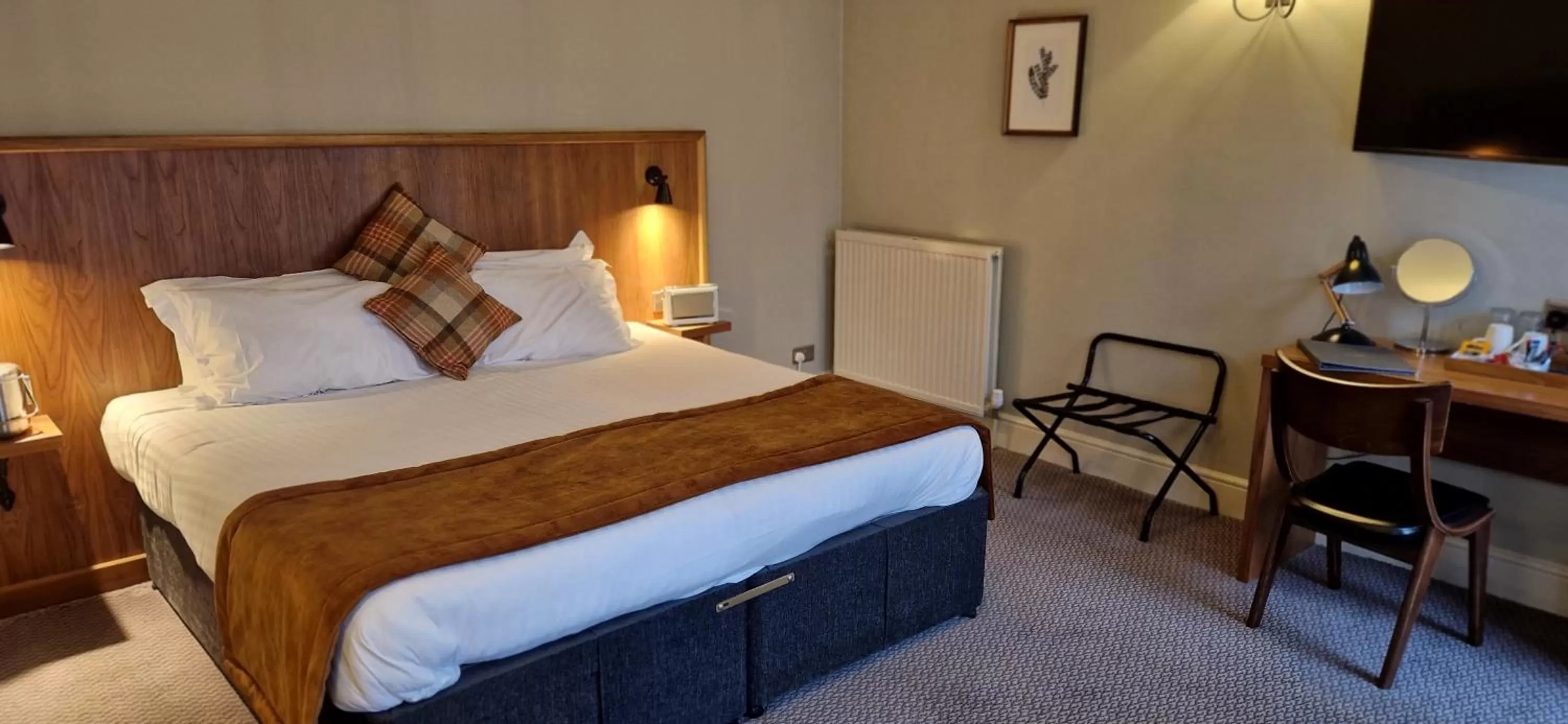 Bed in The Cross-Keys Hotel