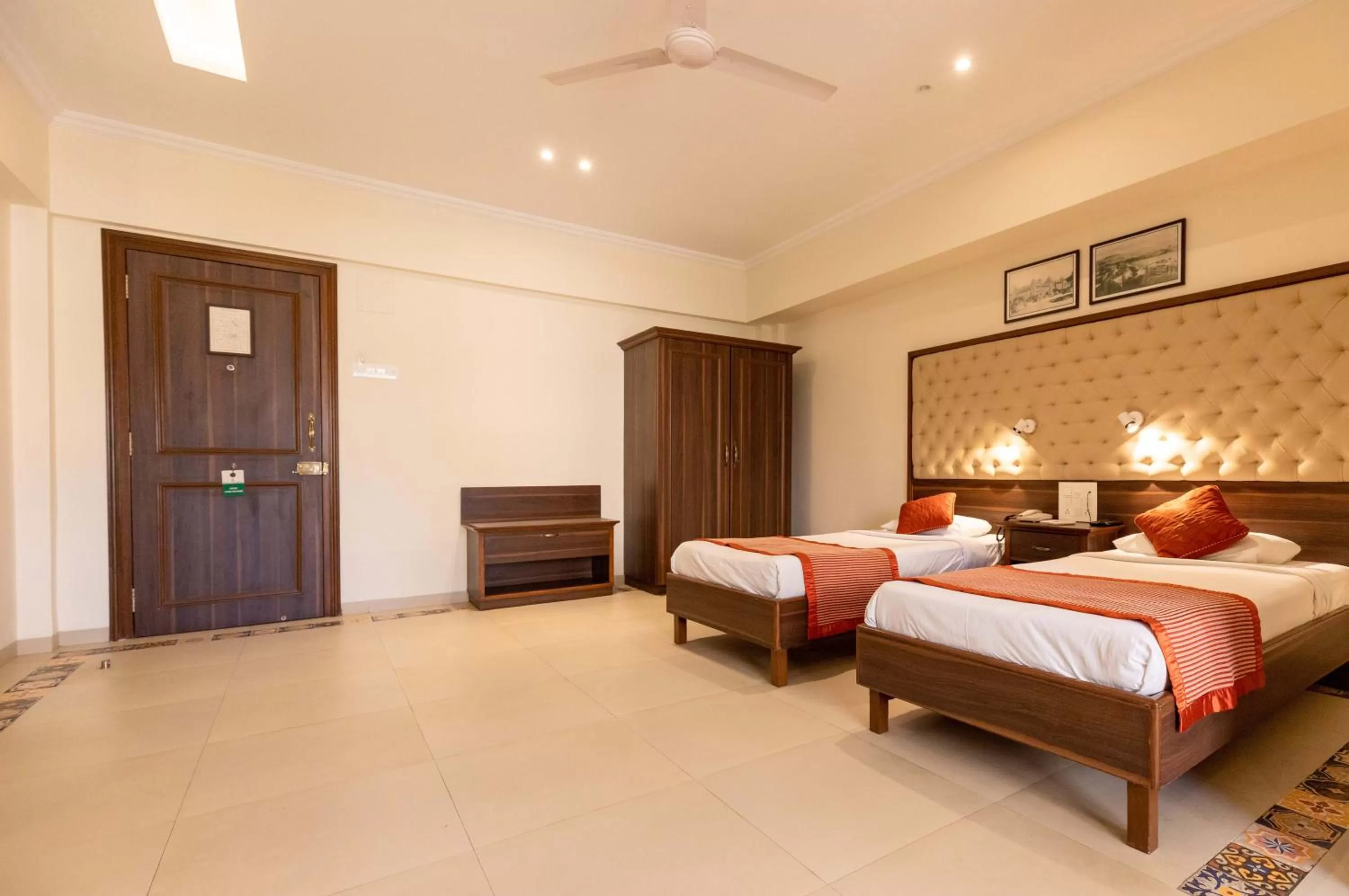 Bedroom, Bed in West End Hotel Opp Bombay Hospital