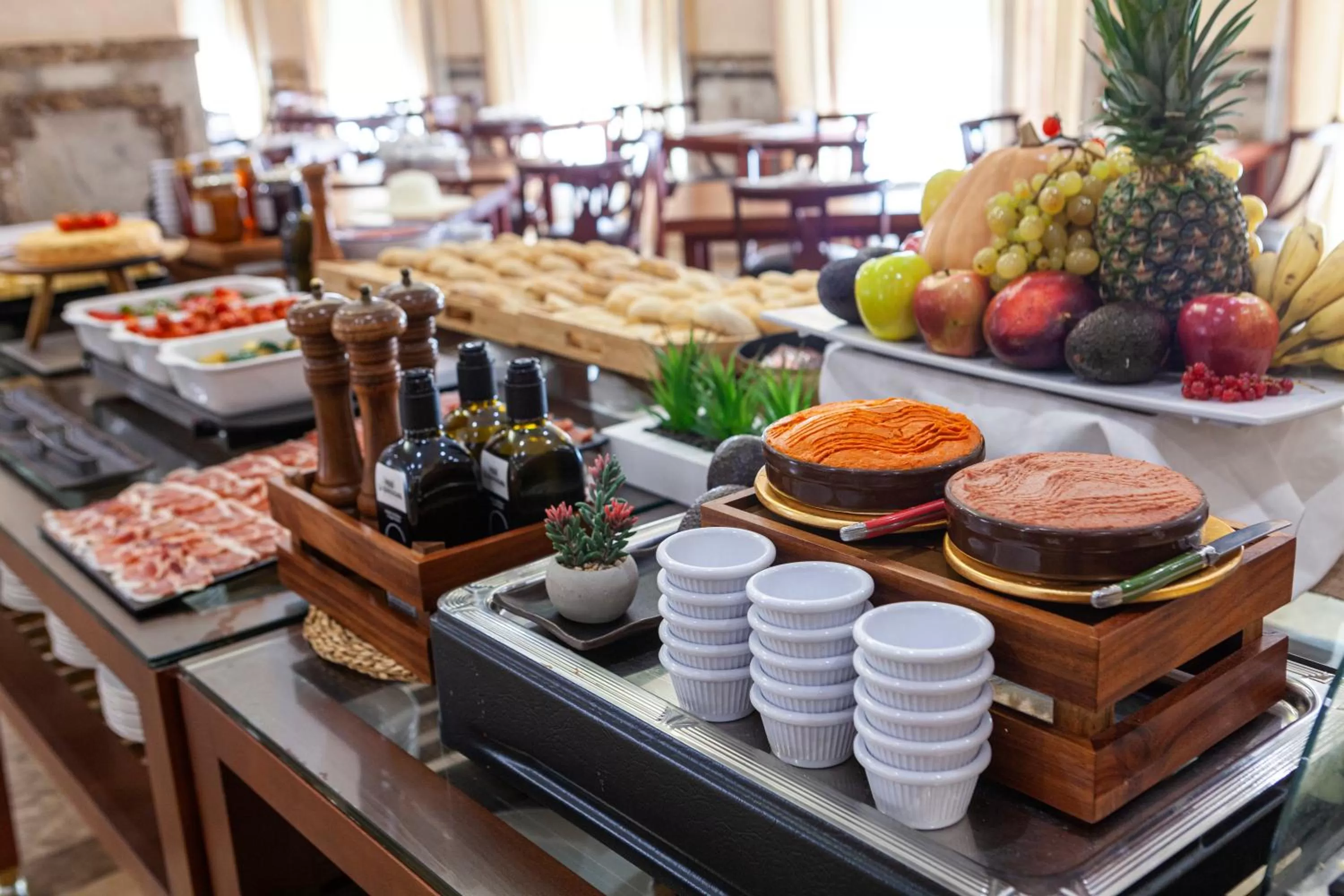 Buffet breakfast in Hotel Macià Alfaros