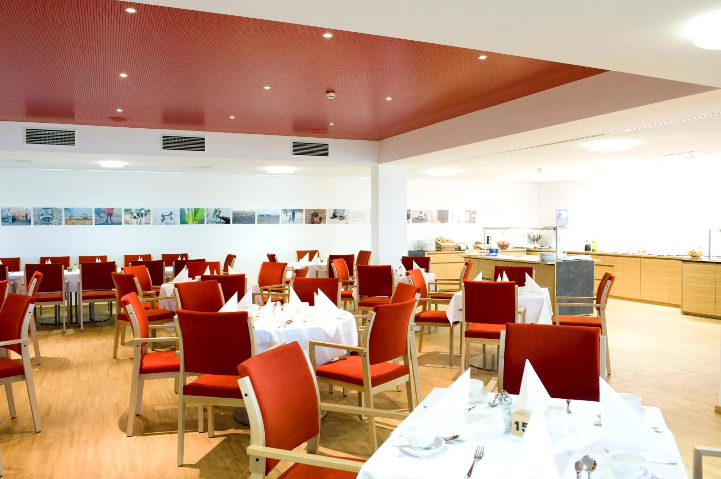 Restaurant/places to eat in SPES Hotel & Seminare