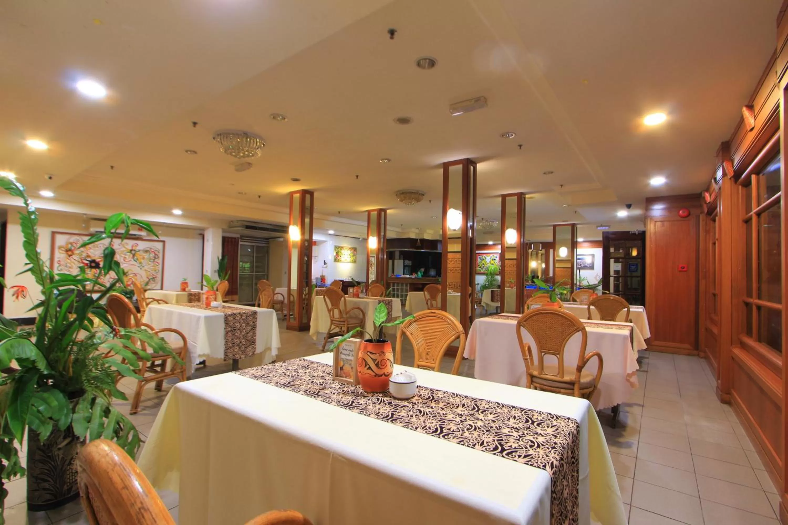 Restaurant/places to eat in Telang Usan Hotel Kuching