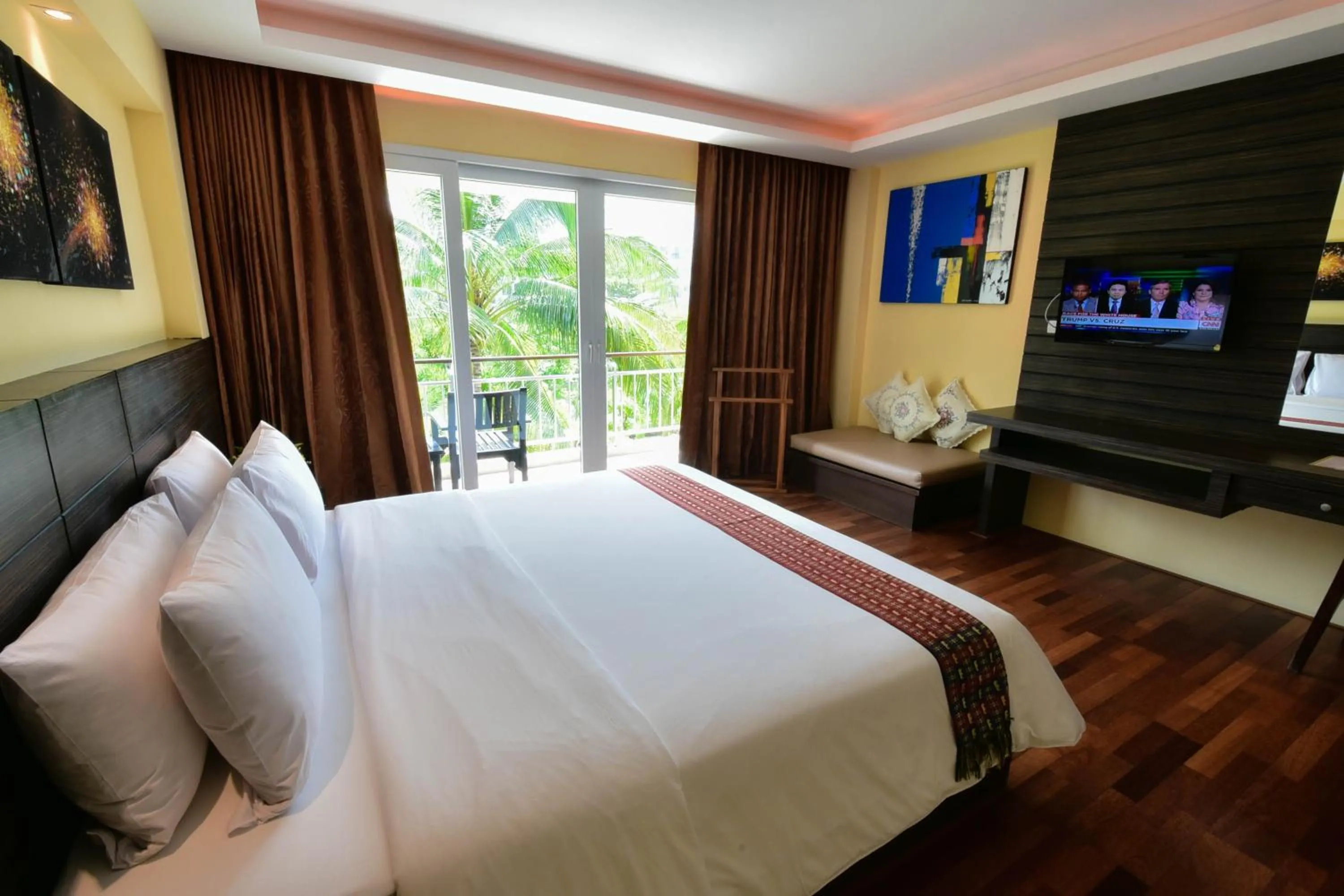 Bedroom, Bed in R-Mar Resort and Spa Patong, Phuket