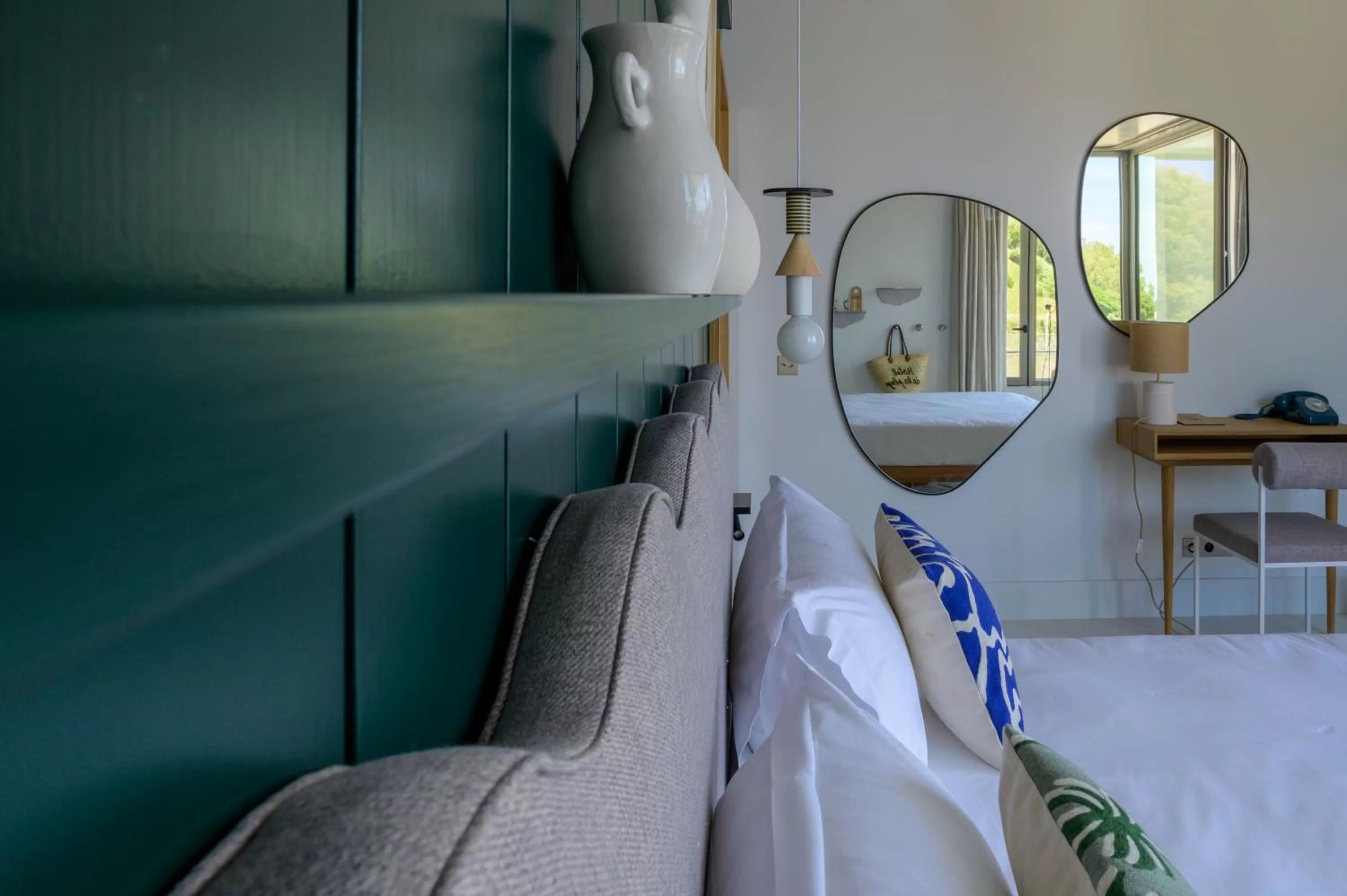 Bedroom, Bed in Hôtel de La Plage