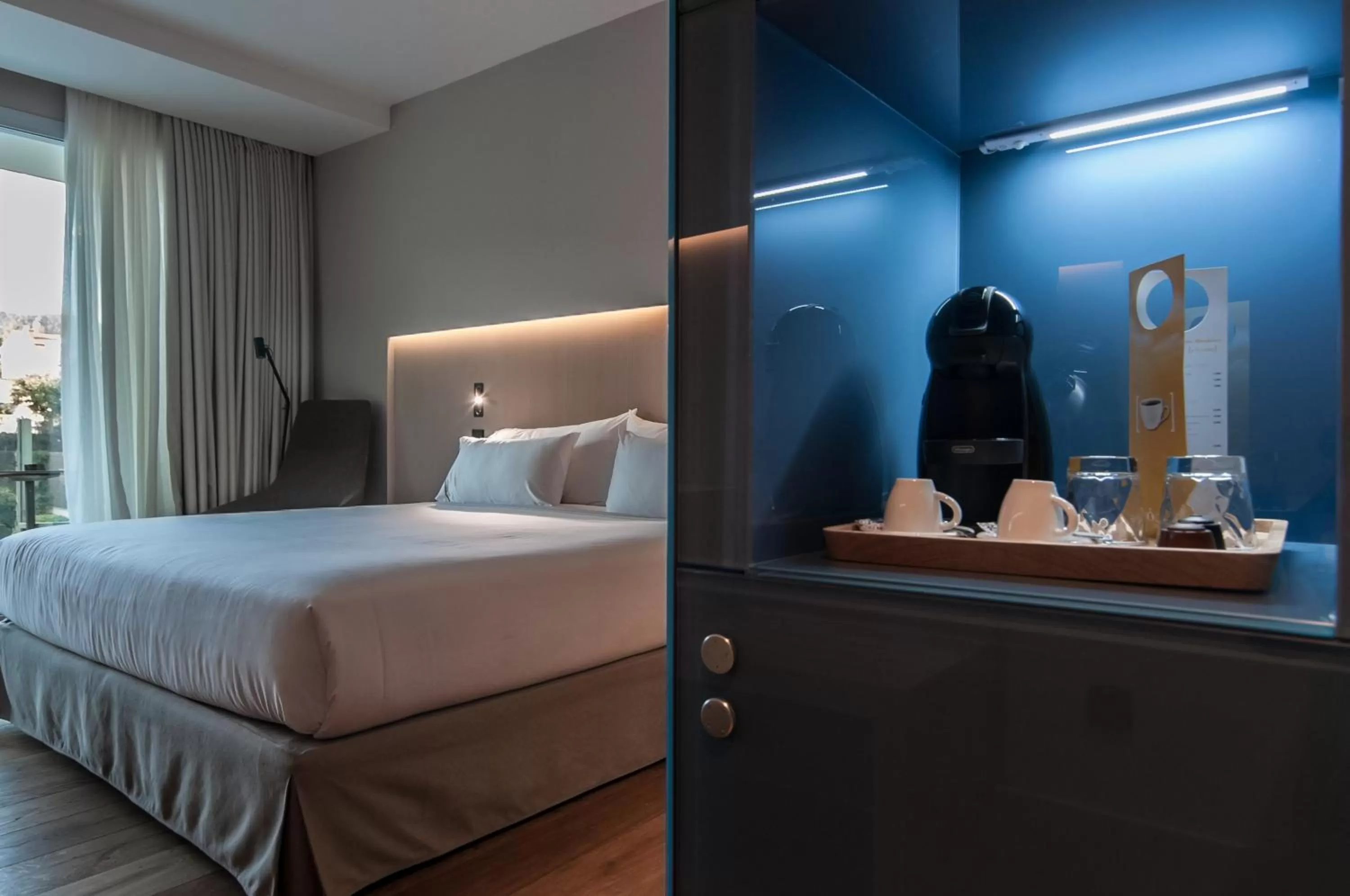 Coffee/tea facilities, Bed in Hotel Sorli Emocions