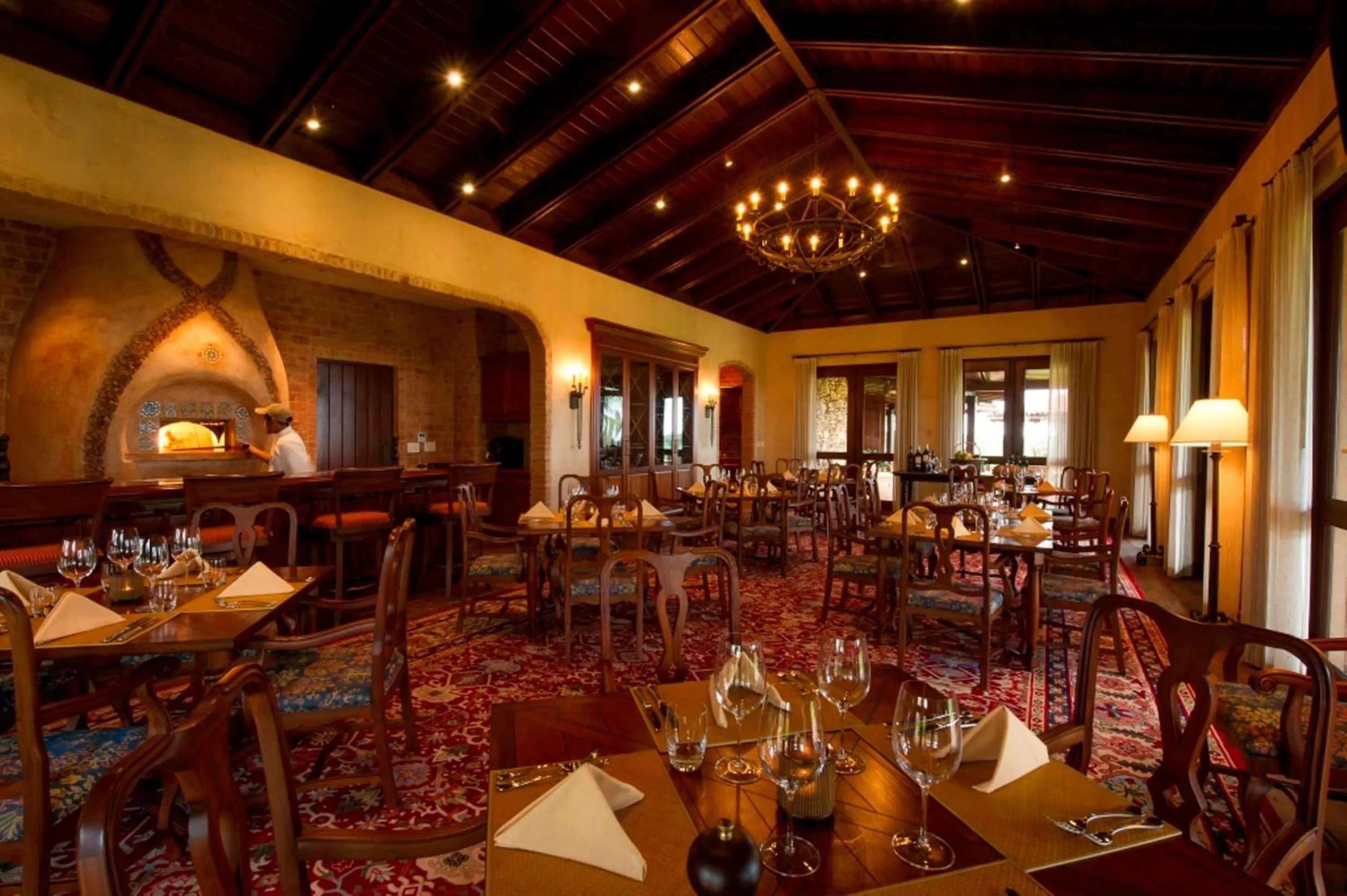 Restaurant/places to eat in Royal Isabela