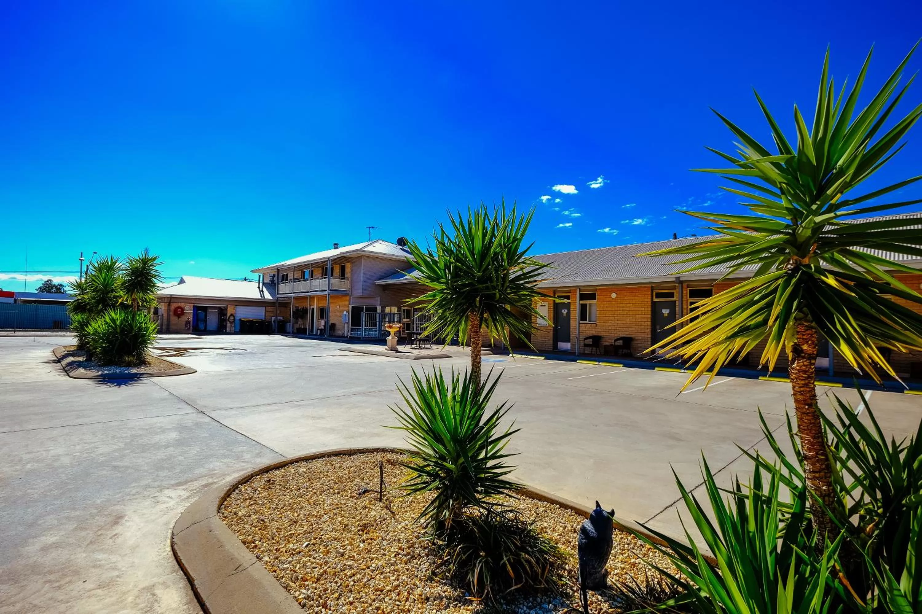 Property building in Club Motor Inn