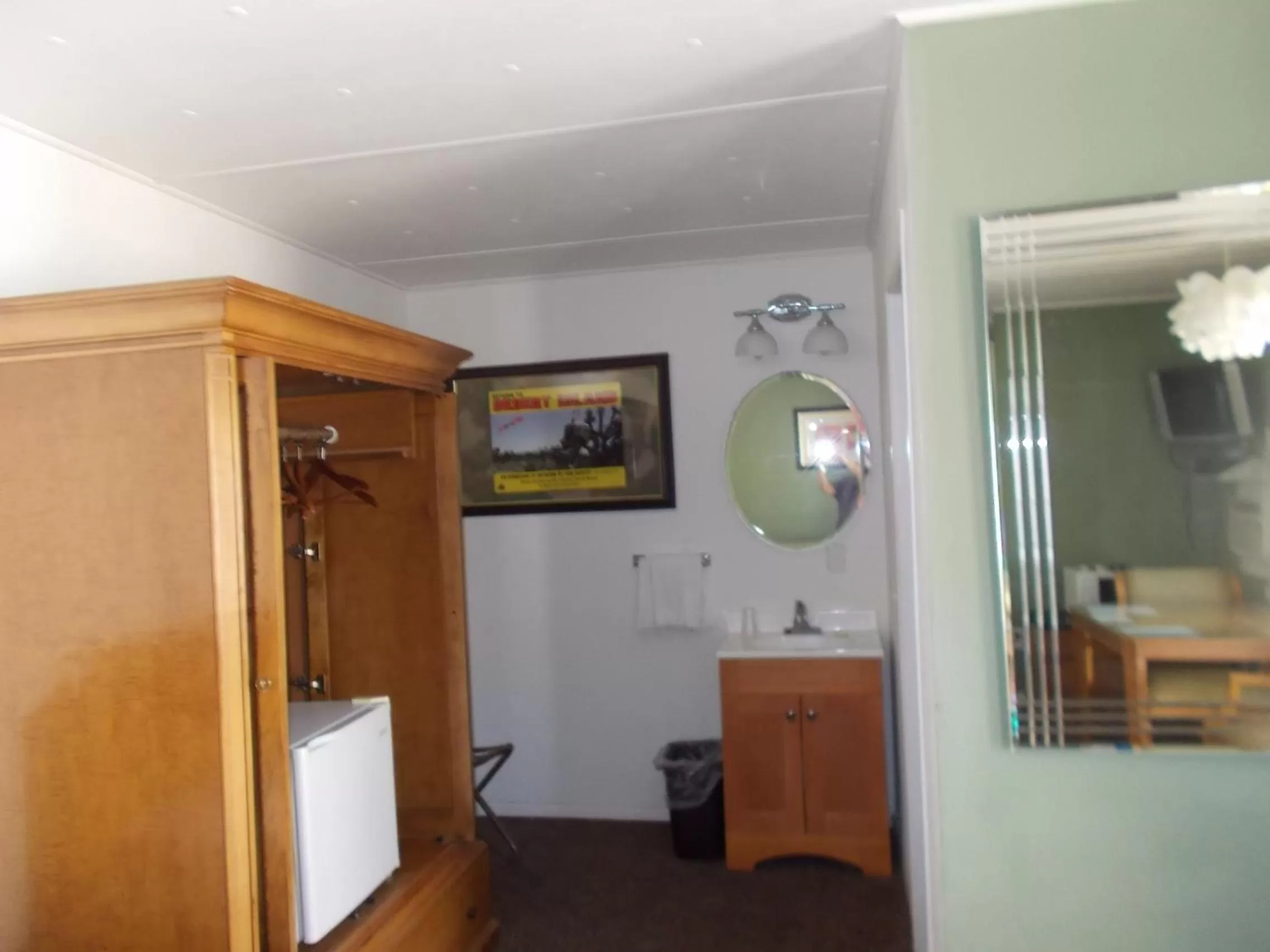 Photo of the whole room in Atomic Inn Beatty Near Death Valley