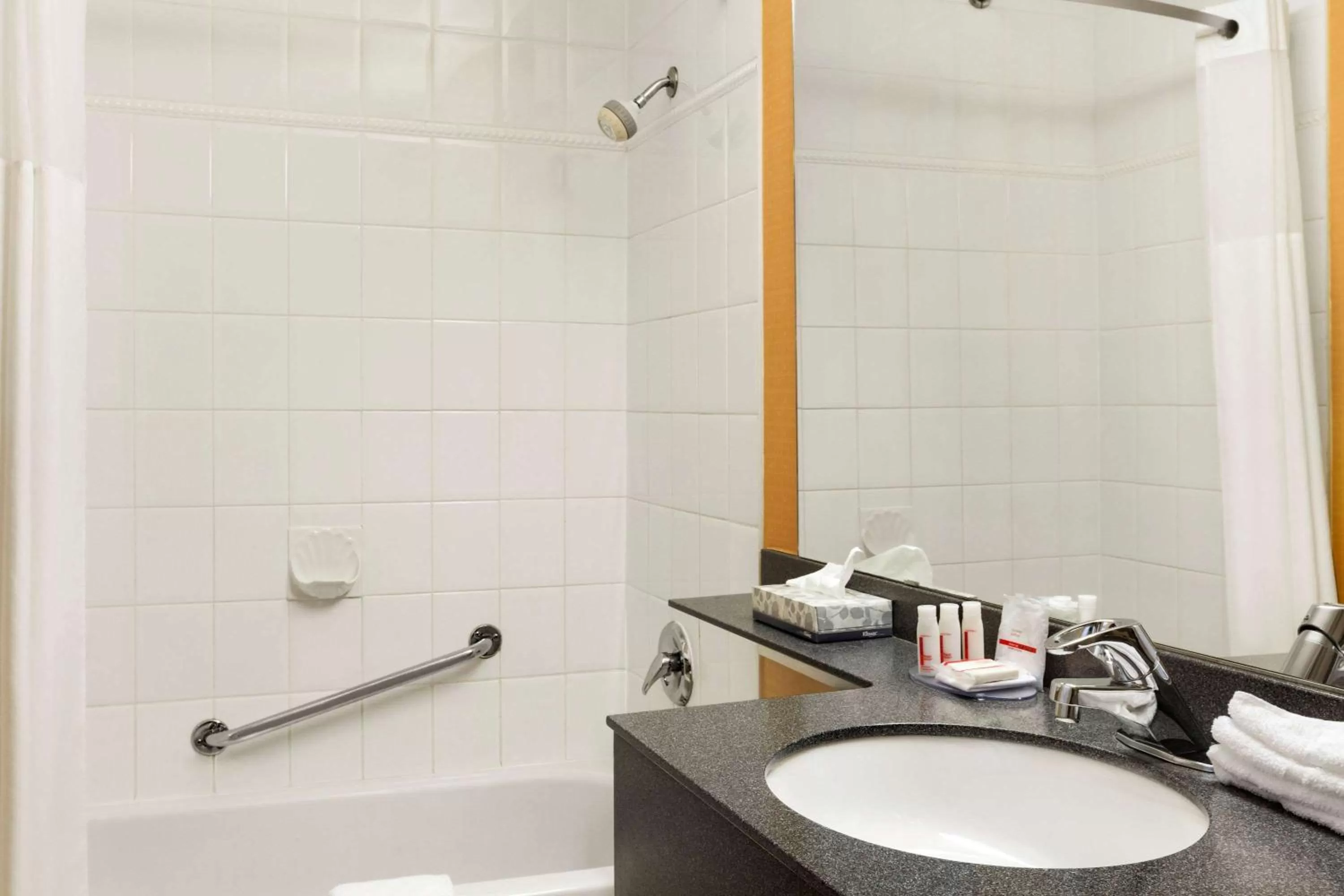 Photo of the whole room in Days Inn by Wyndham Vancouver Downtown