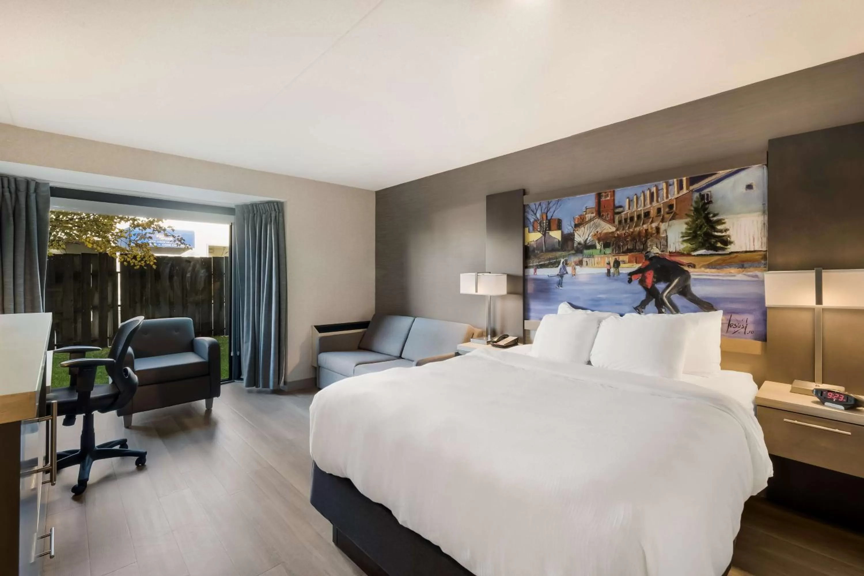 Bedroom, Bed in Best Western Belleville