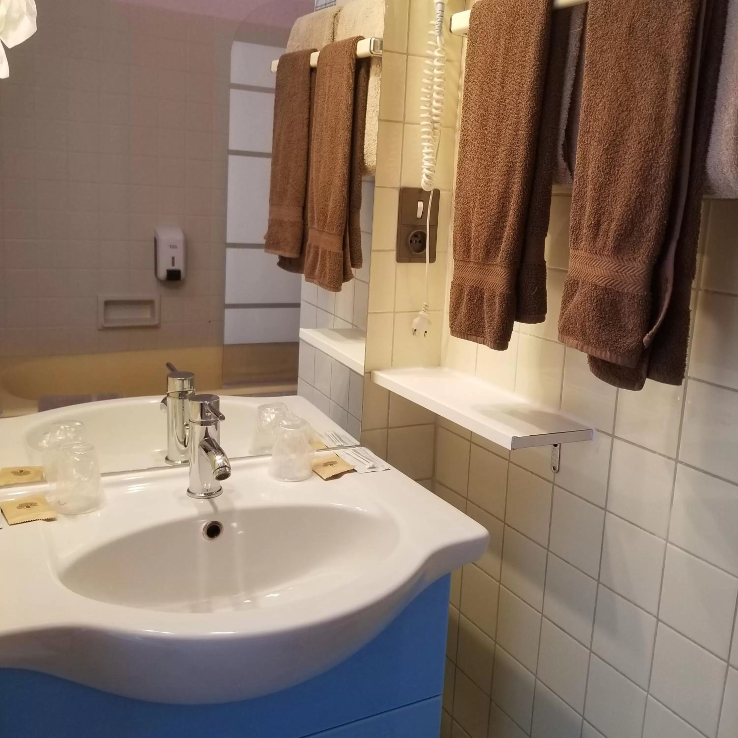 Bathroom in Logis hôtel du terreau