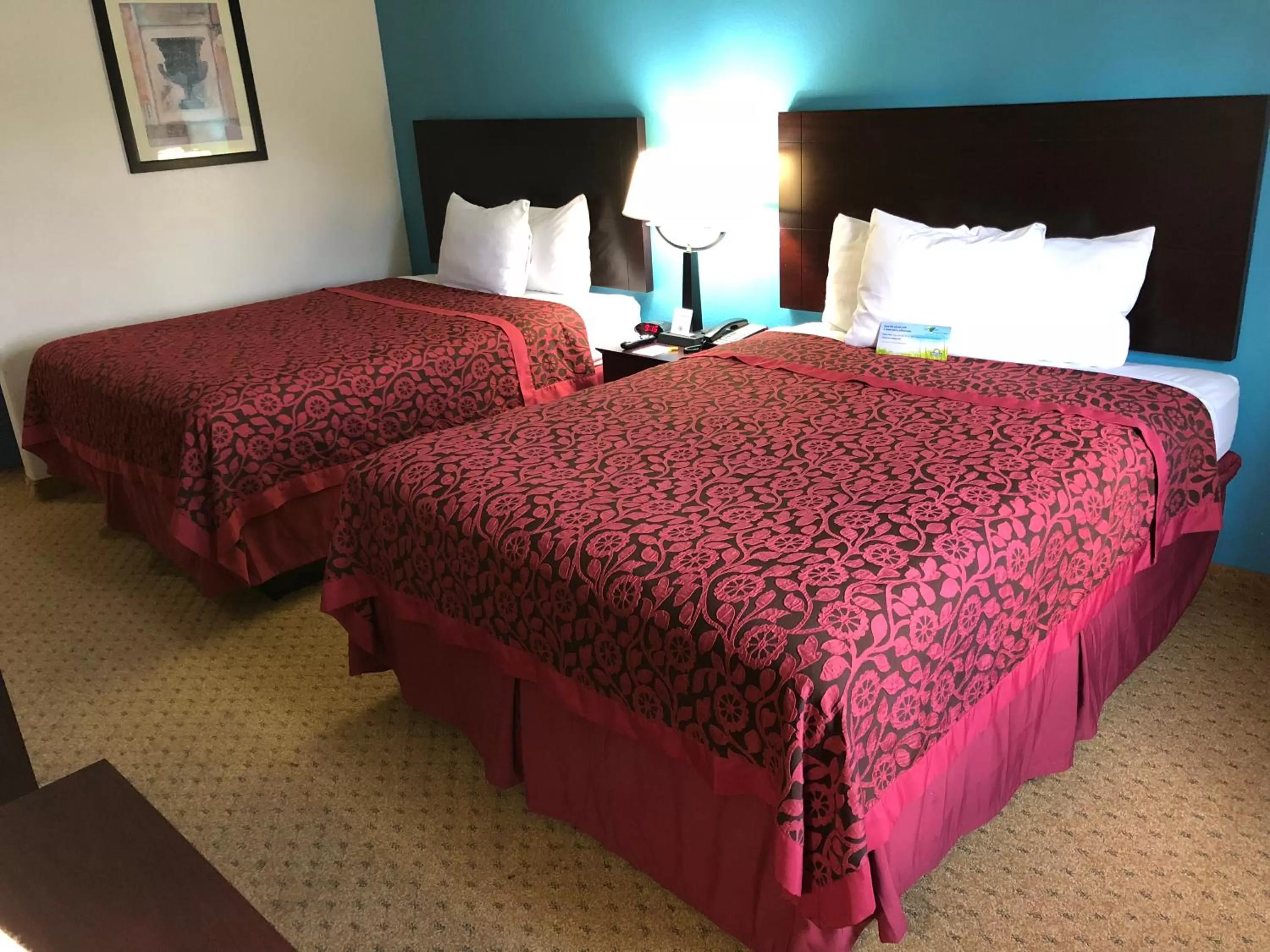 Bed in Days Inn & Suites by Wyndham Conroe North