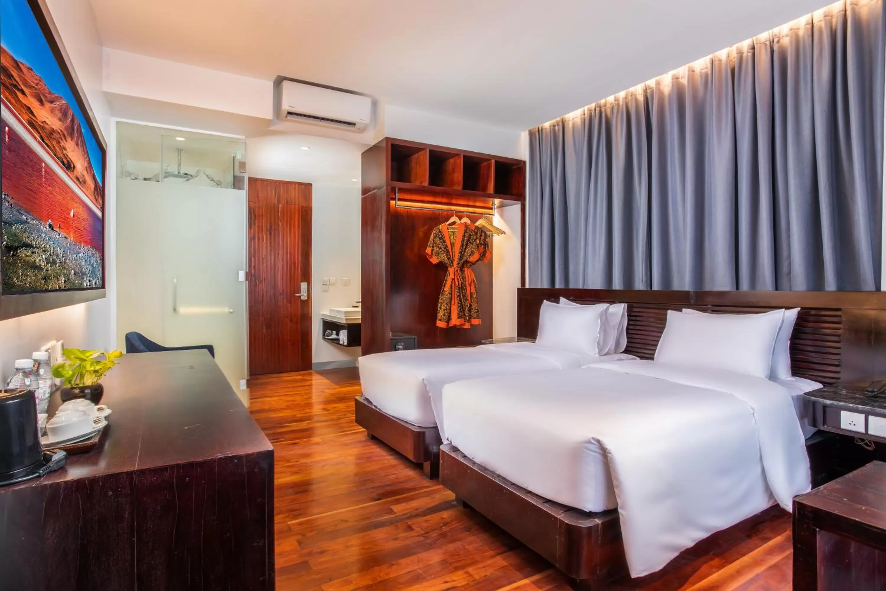 TV and multimedia, Bed in UTEY Hotel