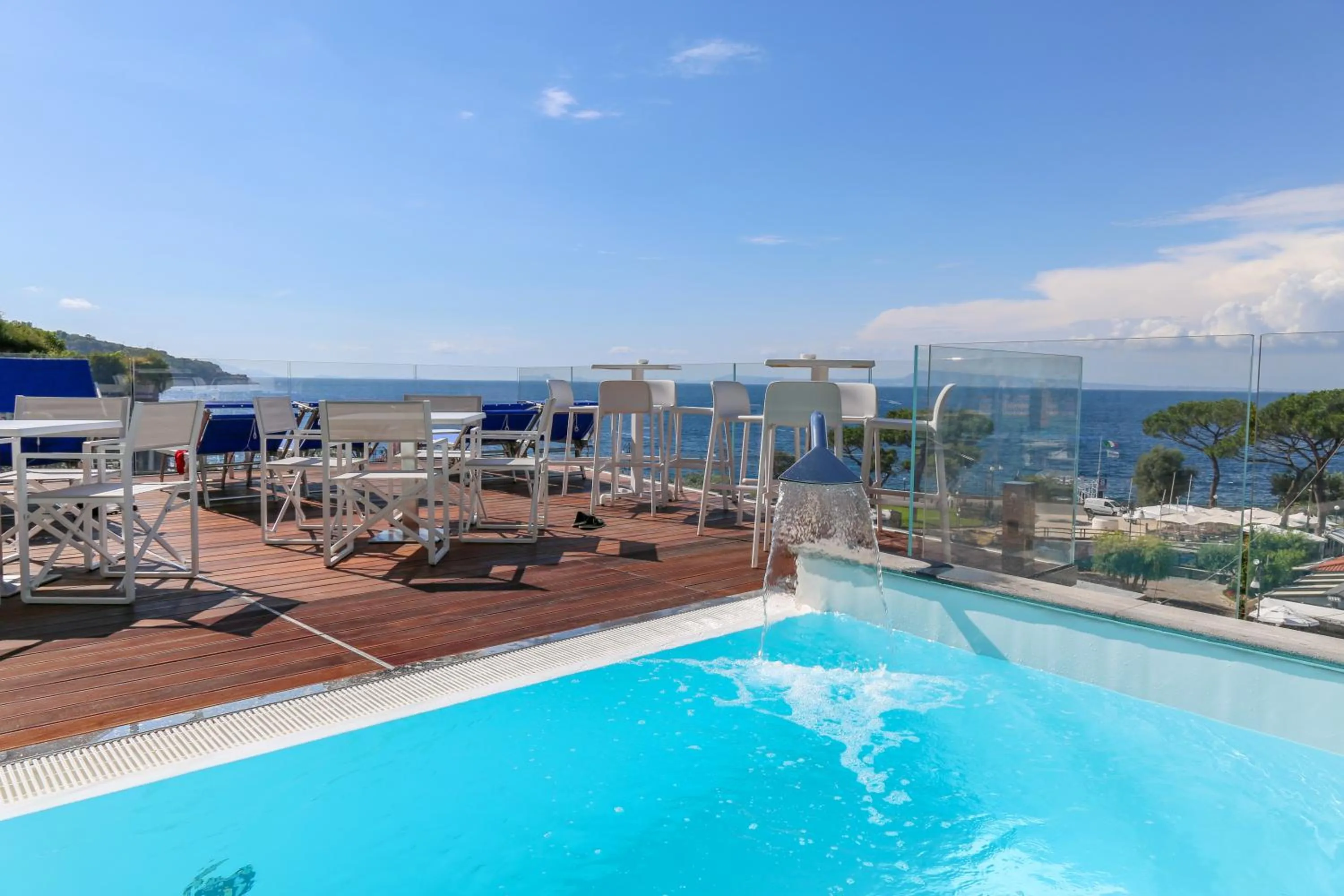 Pool view in Hotel Il Faro