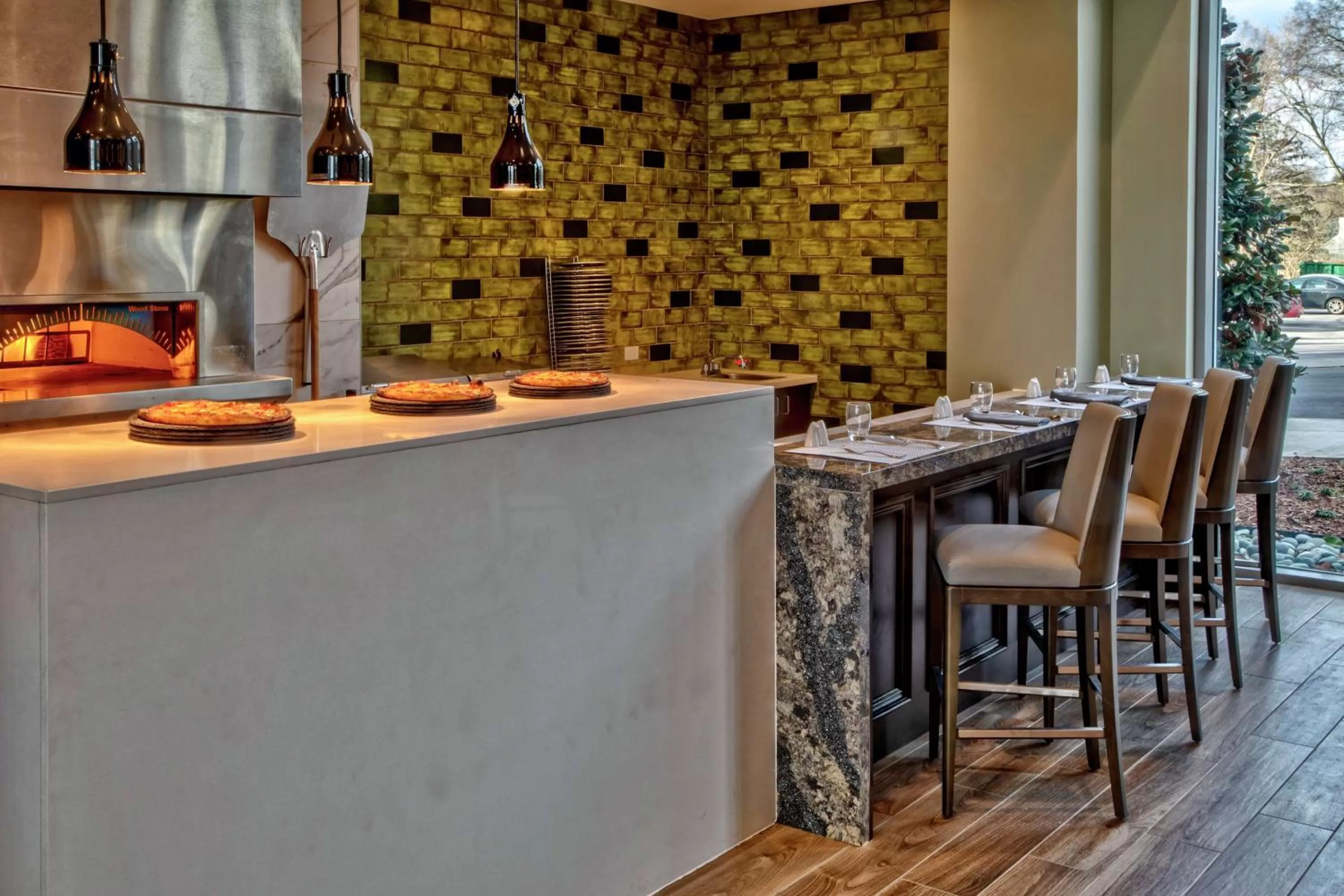 Restaurant/places to eat in Hilton Nashville Green Hills