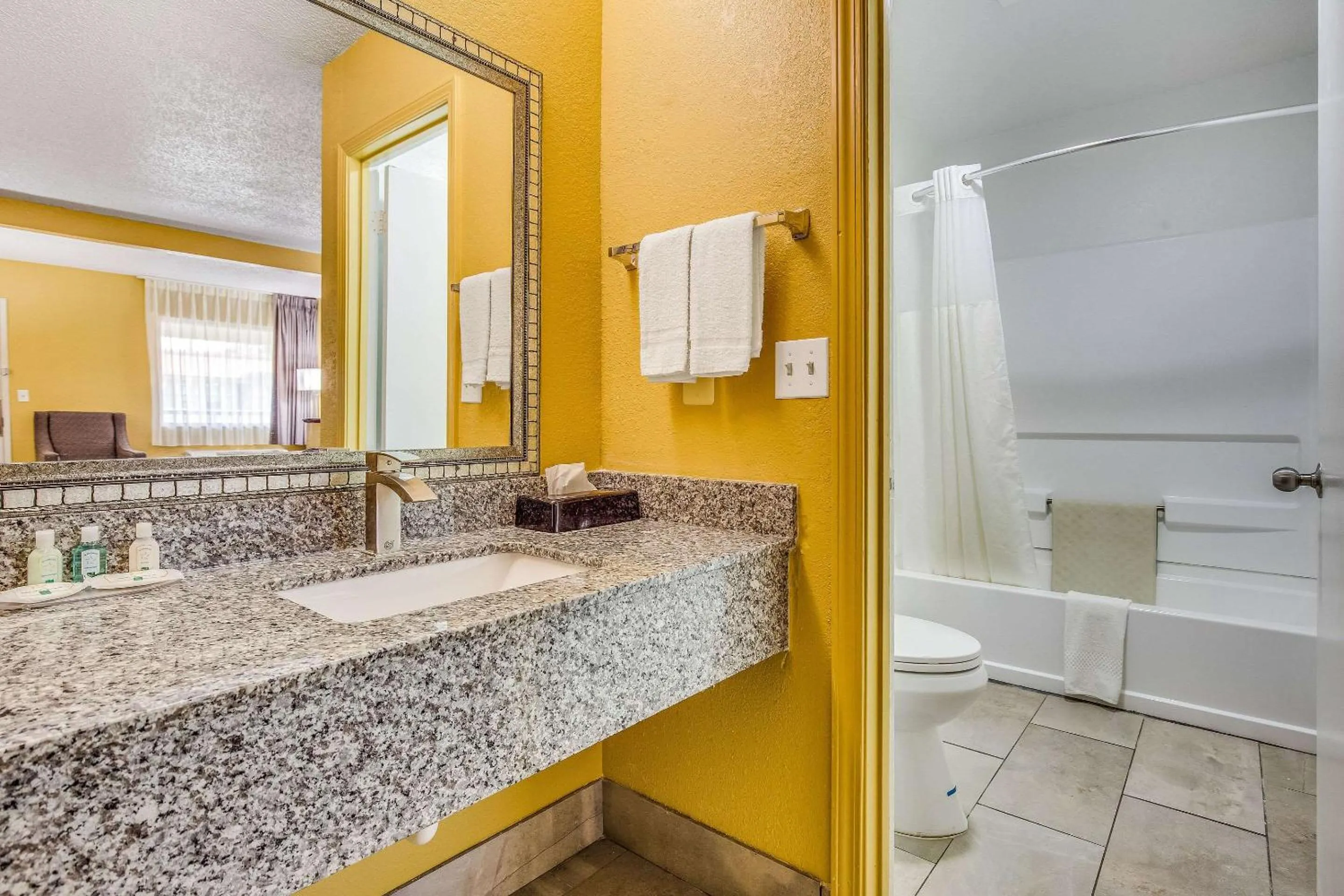 Bathroom in Quality Inn Mobile West Tillmans Corner