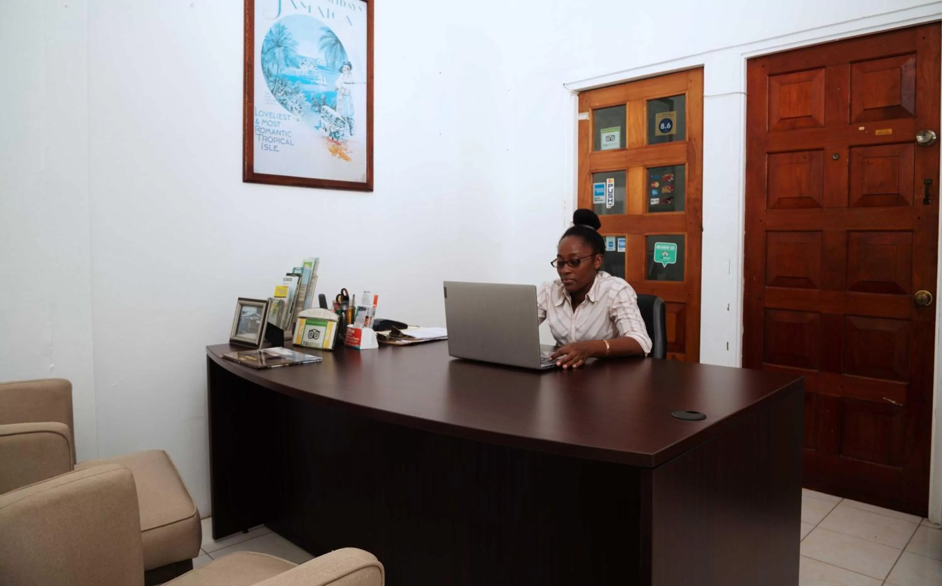 Staff in Yellow Bird Sea