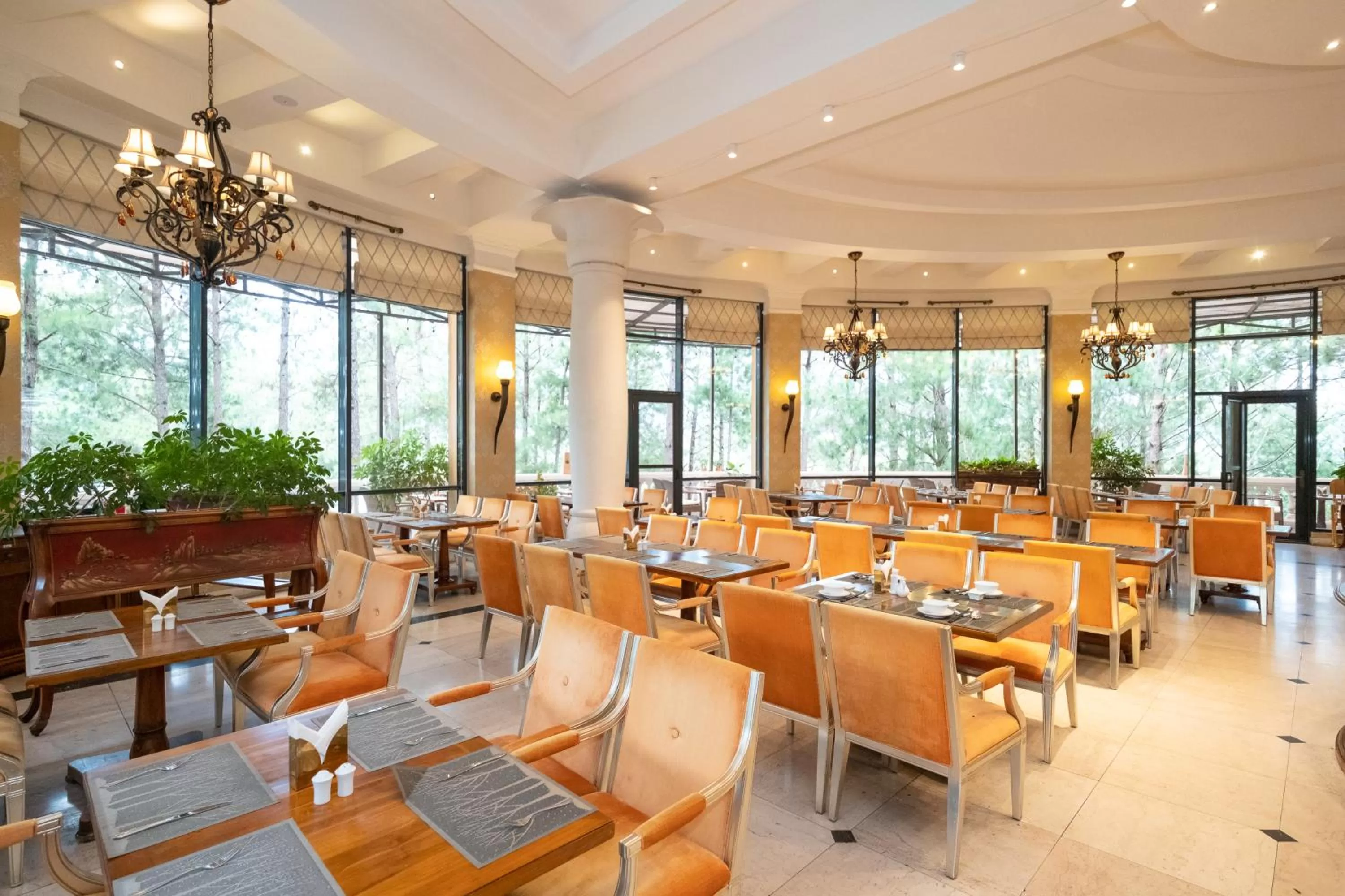 Restaurant/places to eat in Dalat Edensee Lake Resort & Spa