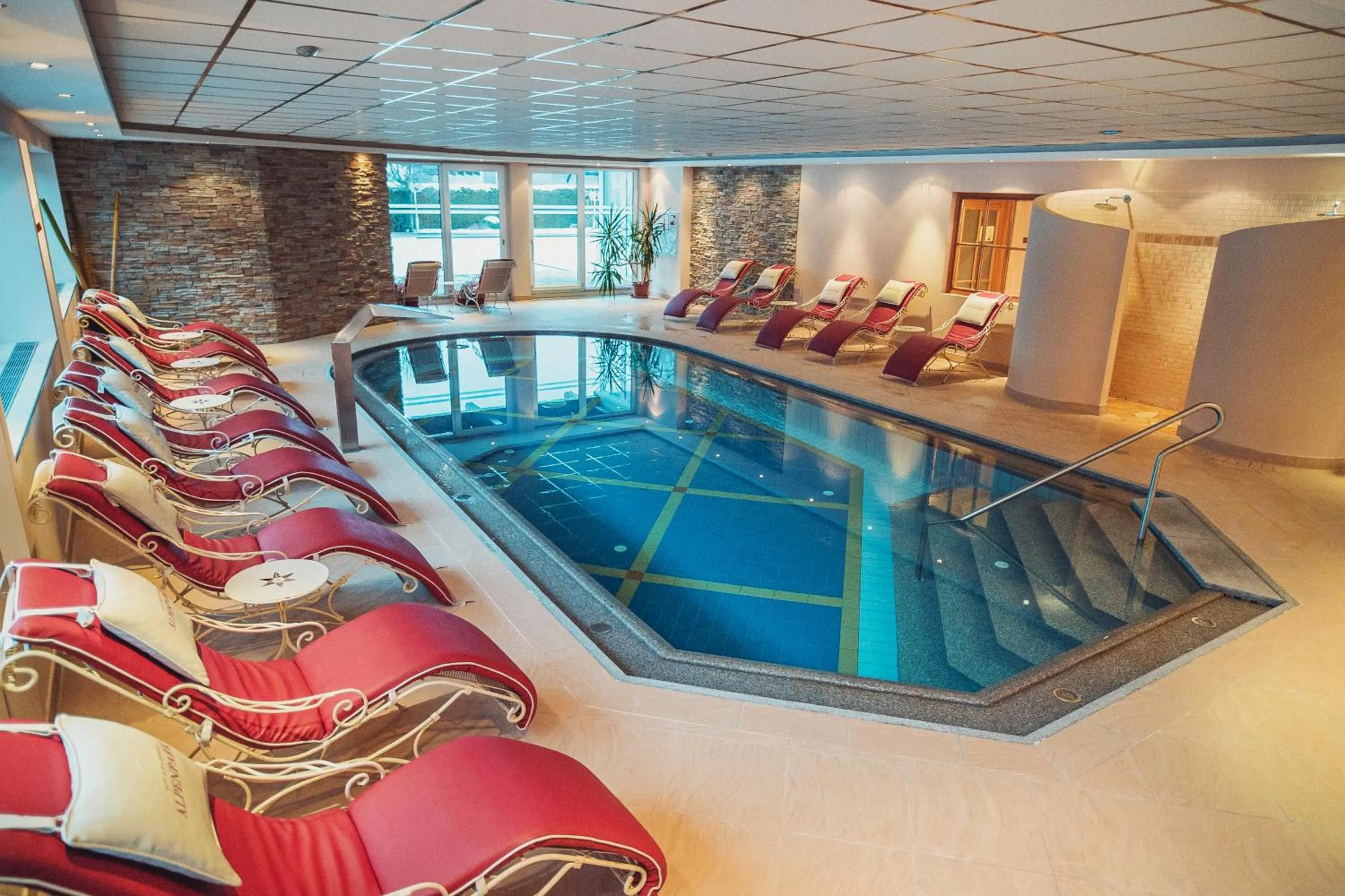 Swimming pool in Alpenpark Resort Superior