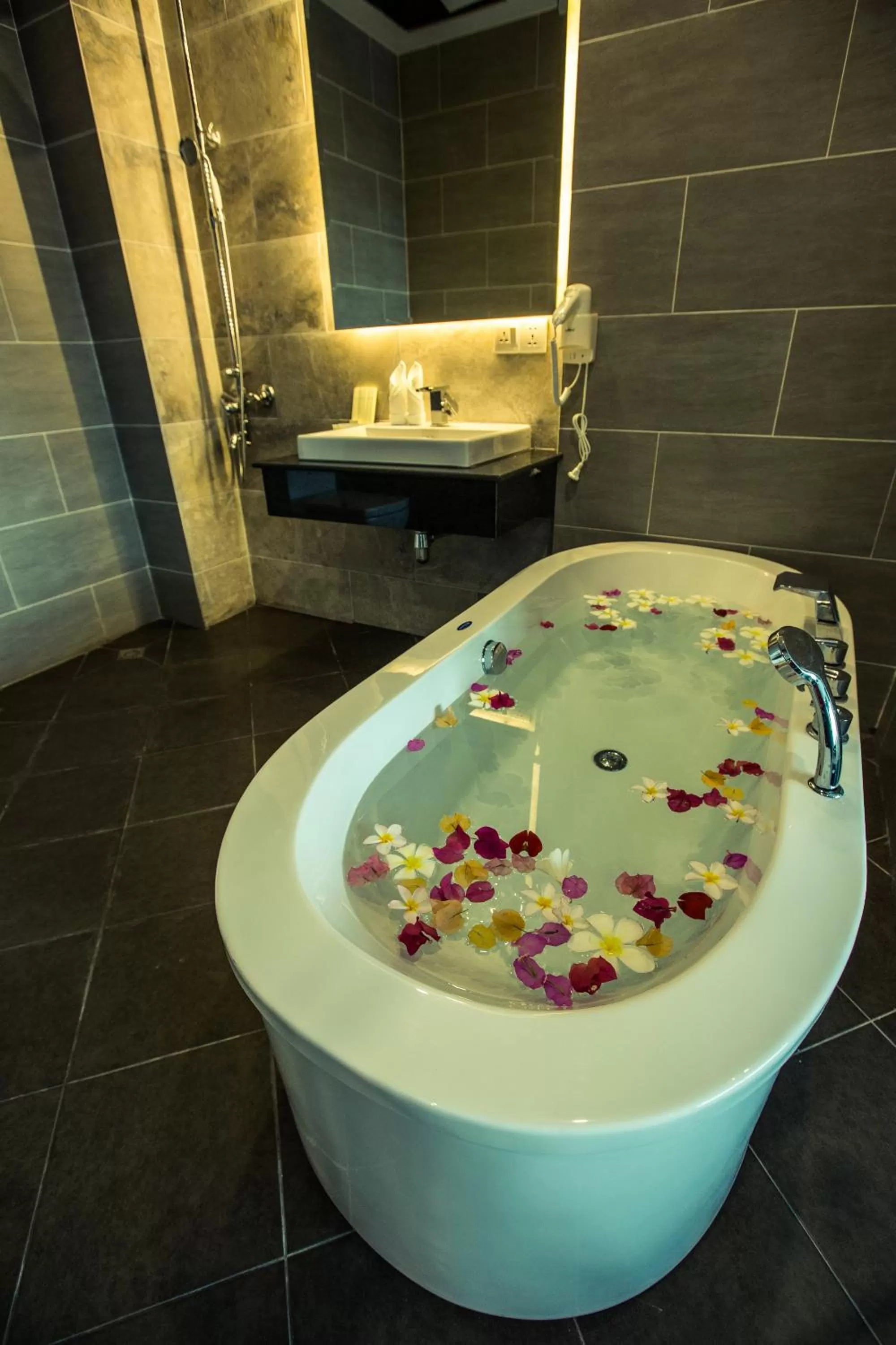 Bath in KEP BAY HOTEL & RESORT