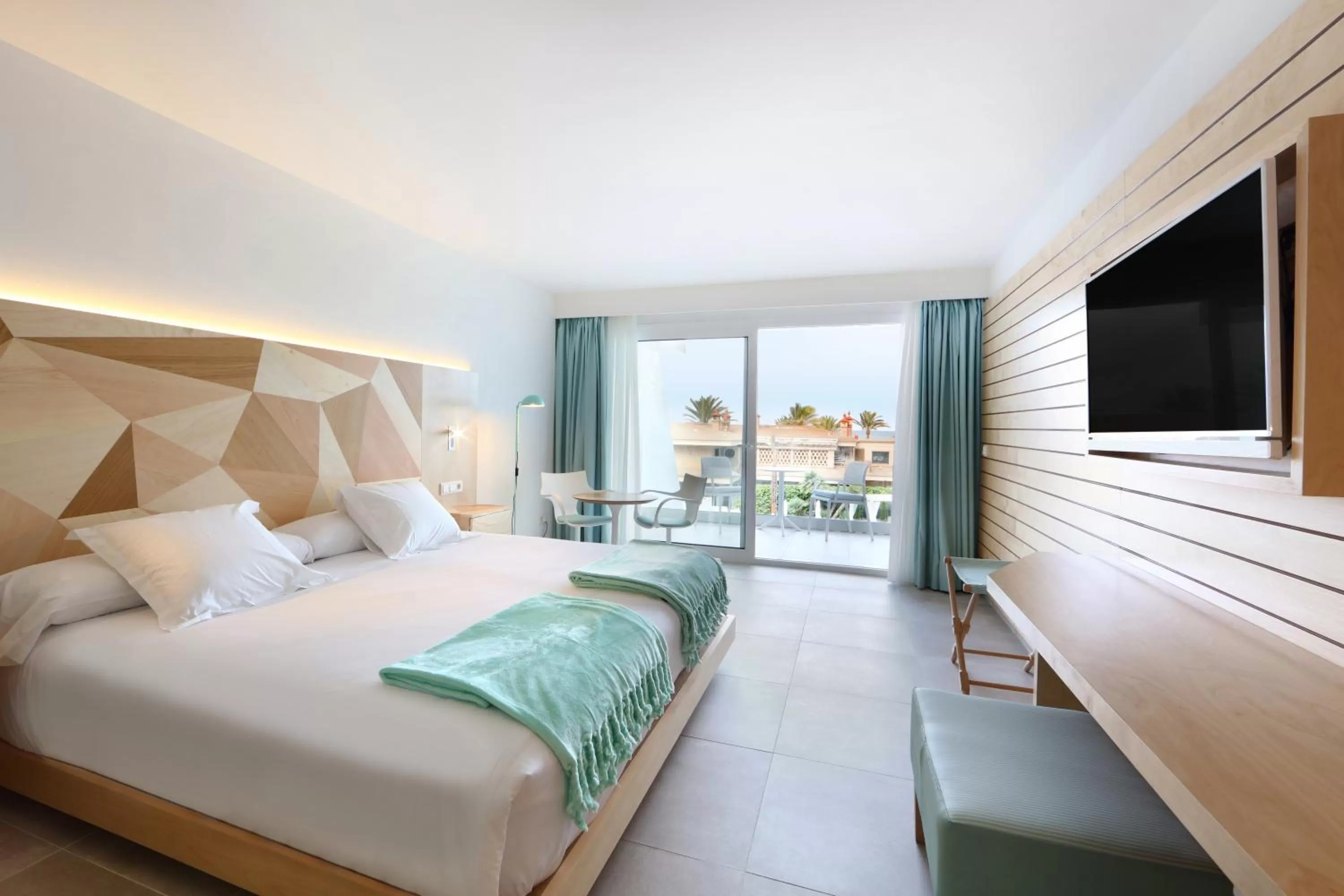 Bedroom, Bed in Iberostar Selection Playa de Palma