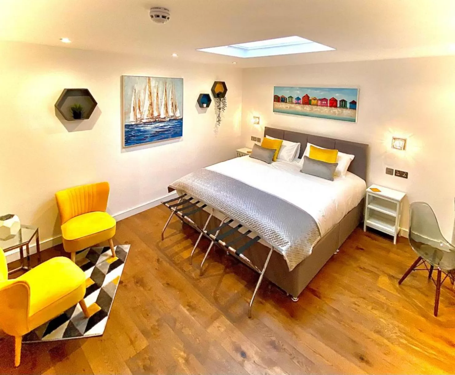 Photo of the whole room, Bed in The Cherry Tree Hotel