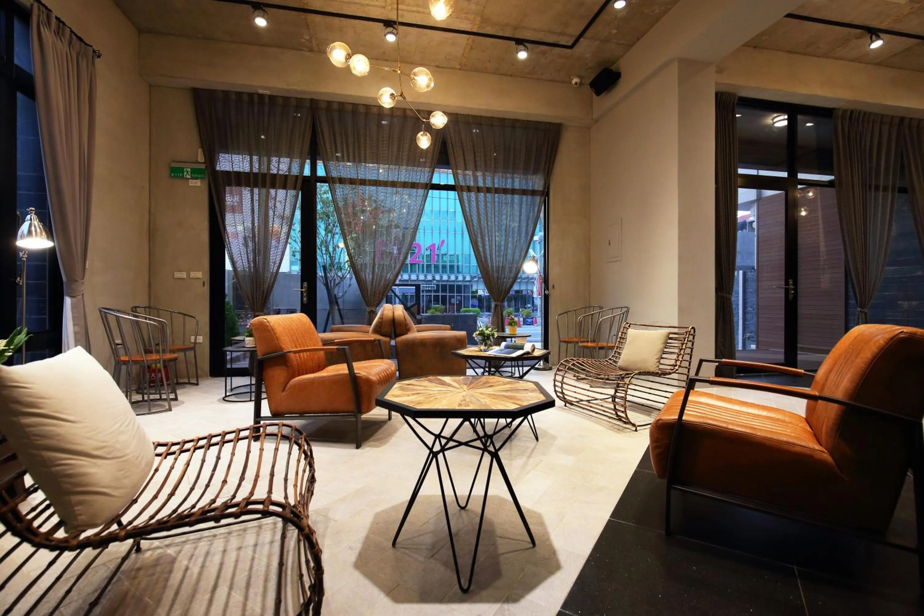 指南針民宿2178 & 工殿民宿2182