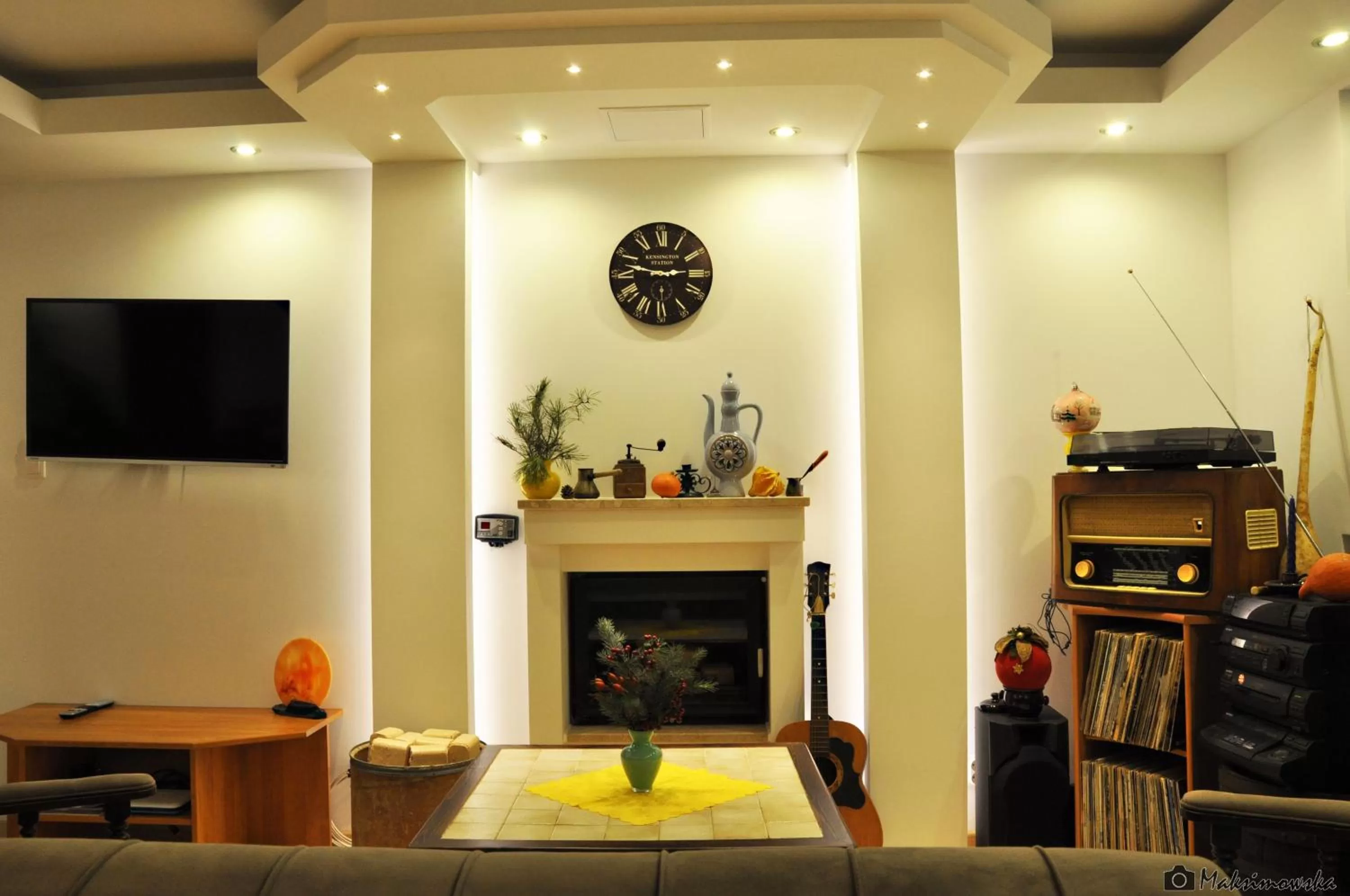 Communal lounge/ TV room in Villa MB