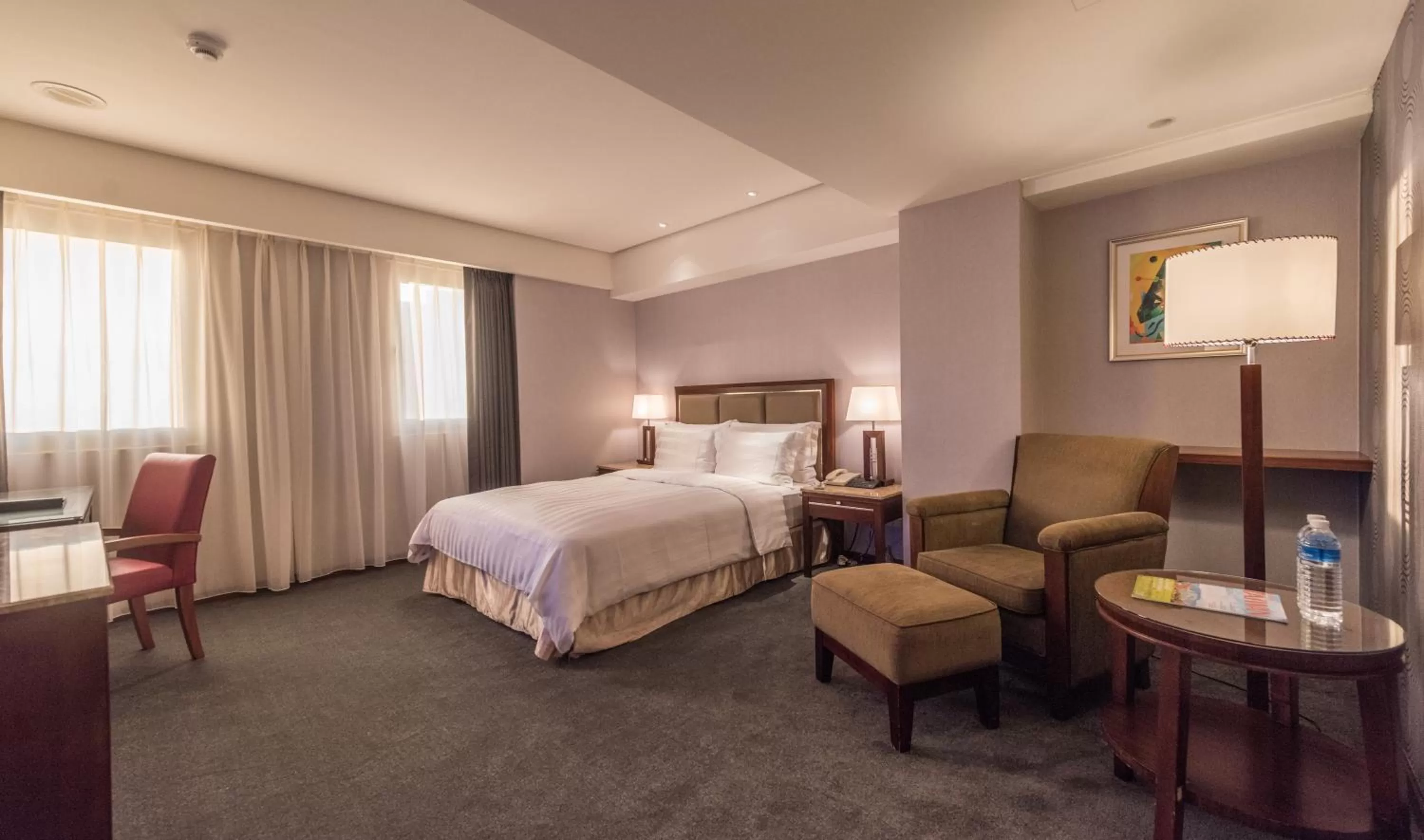 Photo of the whole room, Bed in Royal Biz Taipei Hotel