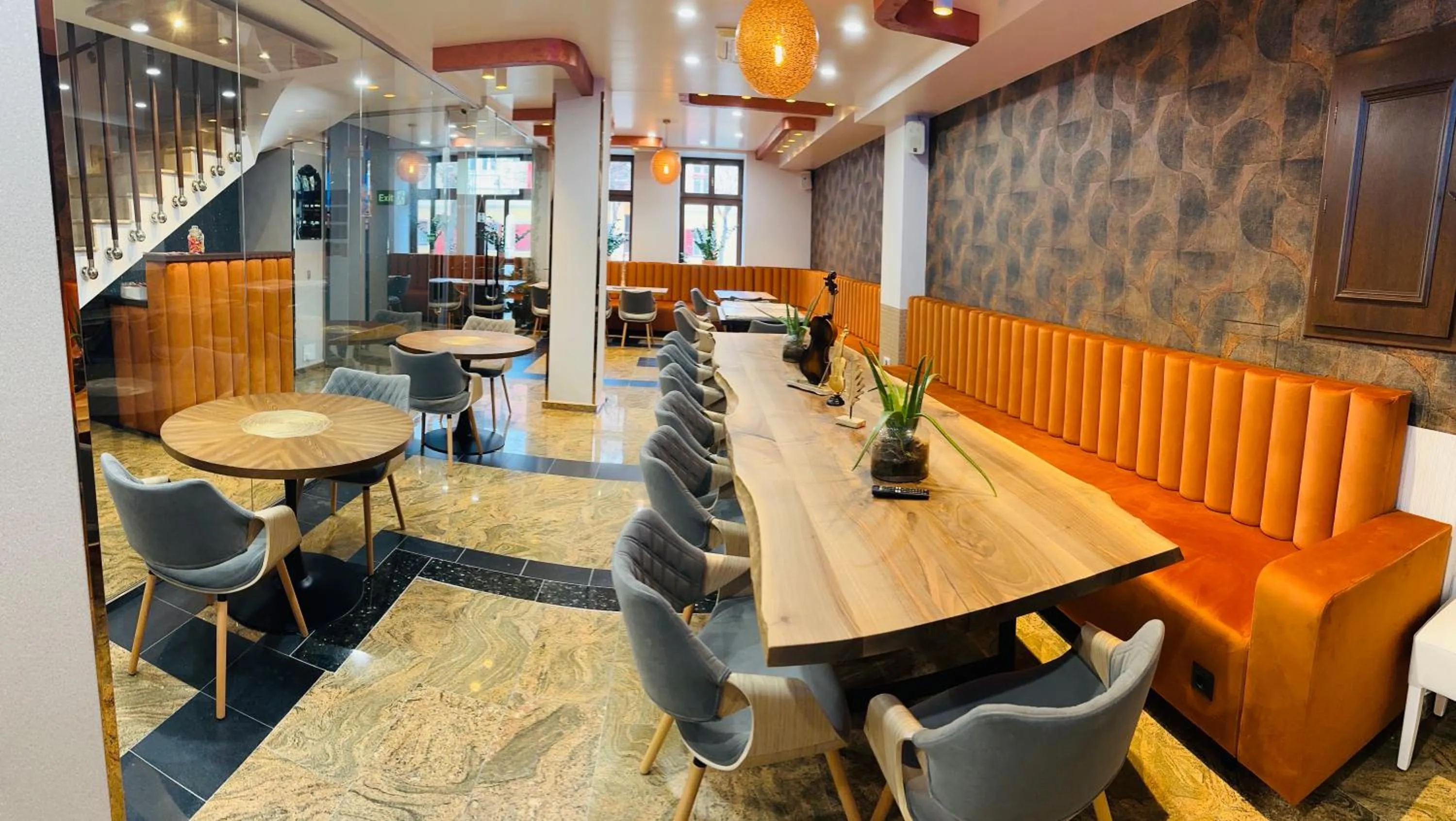 Restaurant/places to eat in Villa & Restaurant Levoslav House