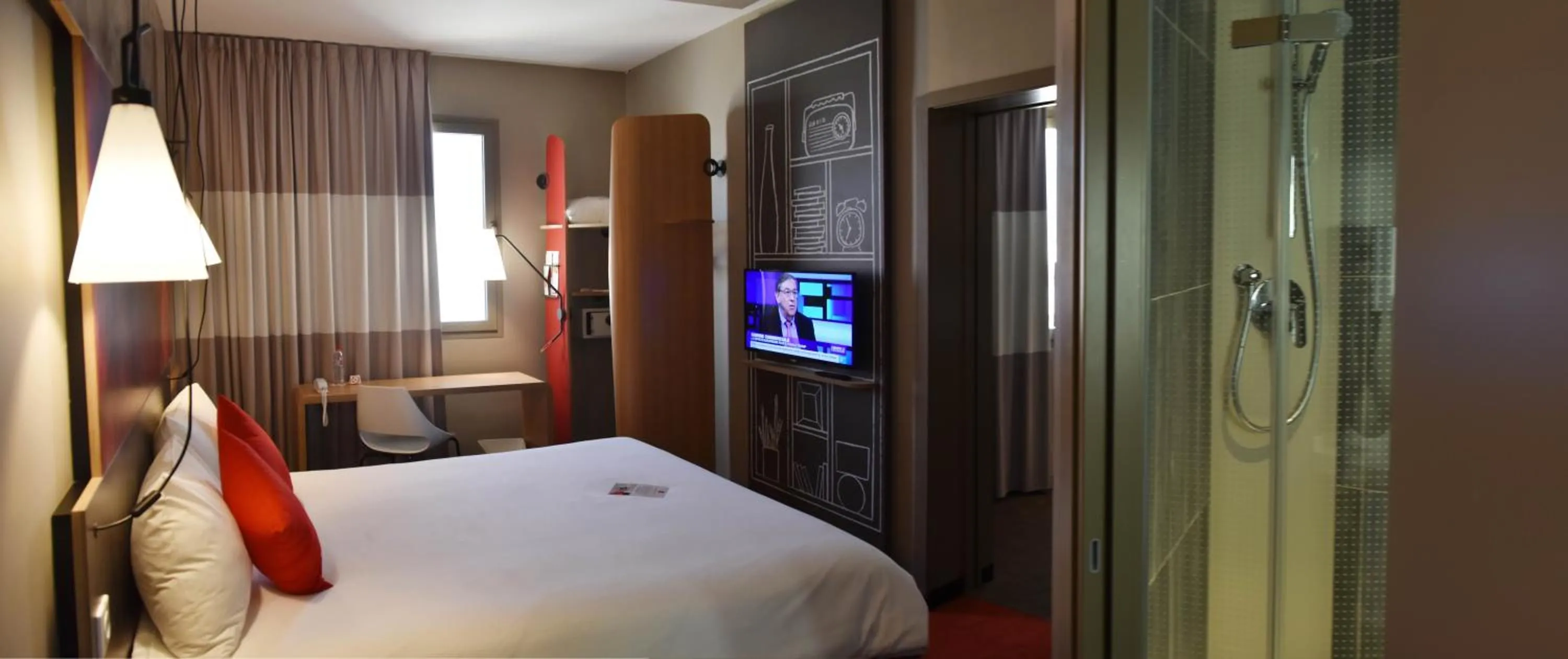 Bed in Ibis Sfax